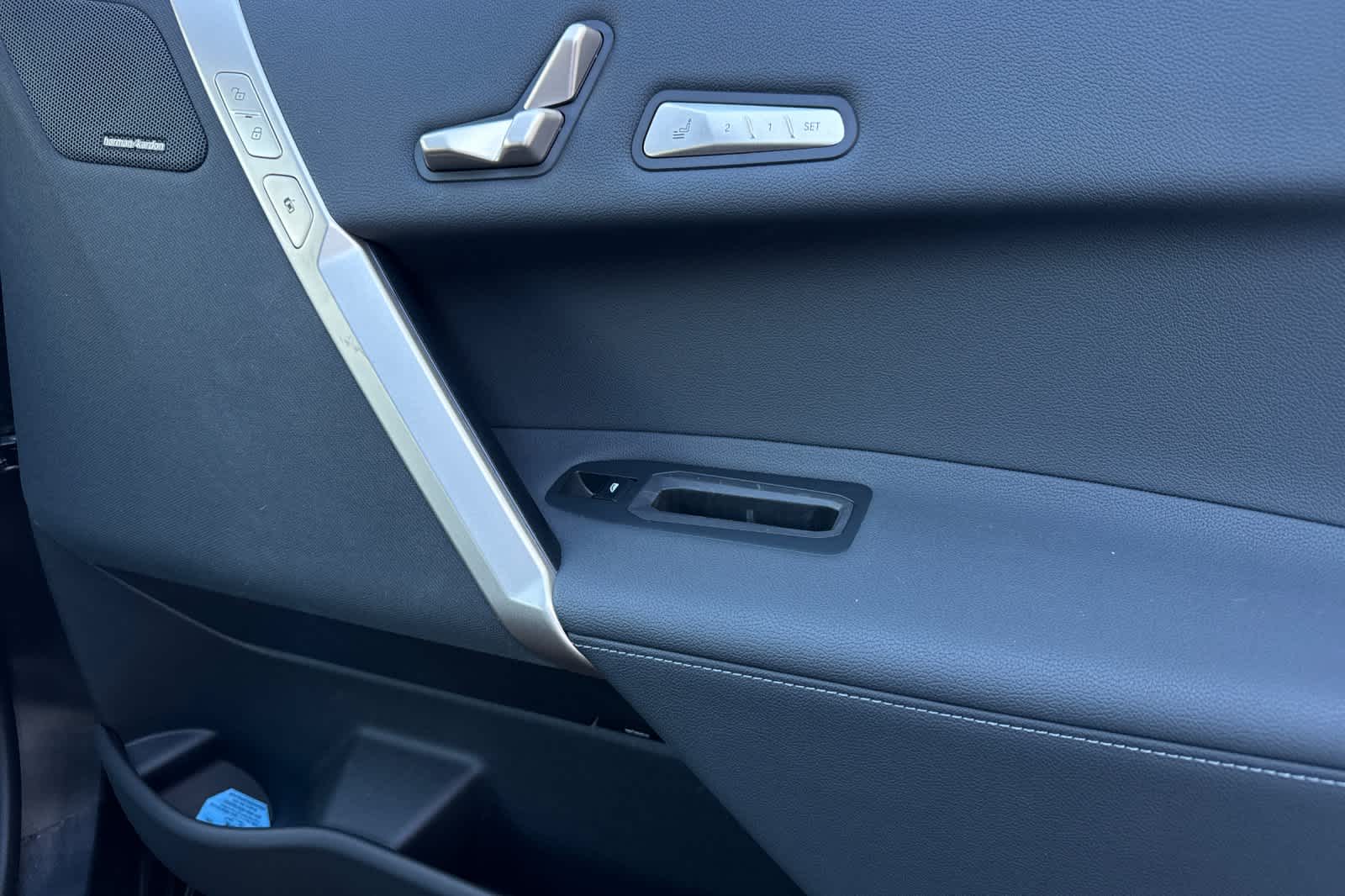 Thumbnail: 2025 BMW iX - 20