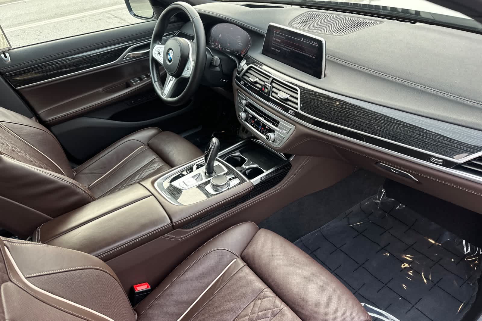 Thumbnail: 2022 BMW 7 Series - 16