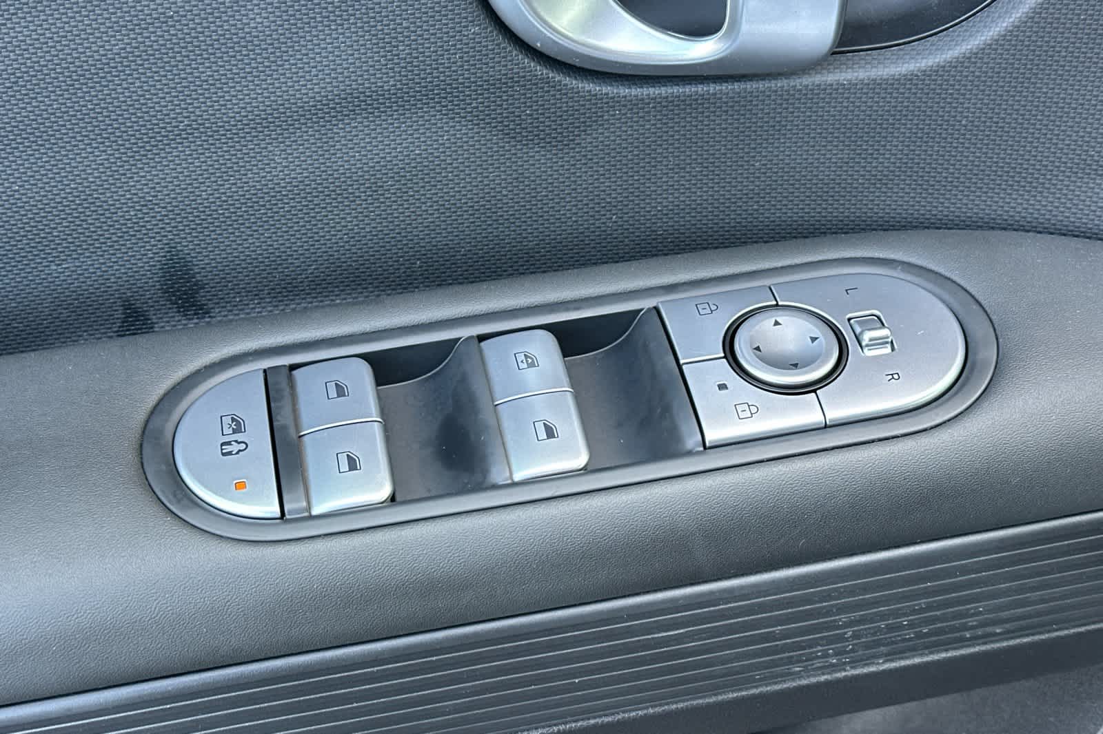 Thumbnail: 2024 Hyundai Ioniq 5 - 13