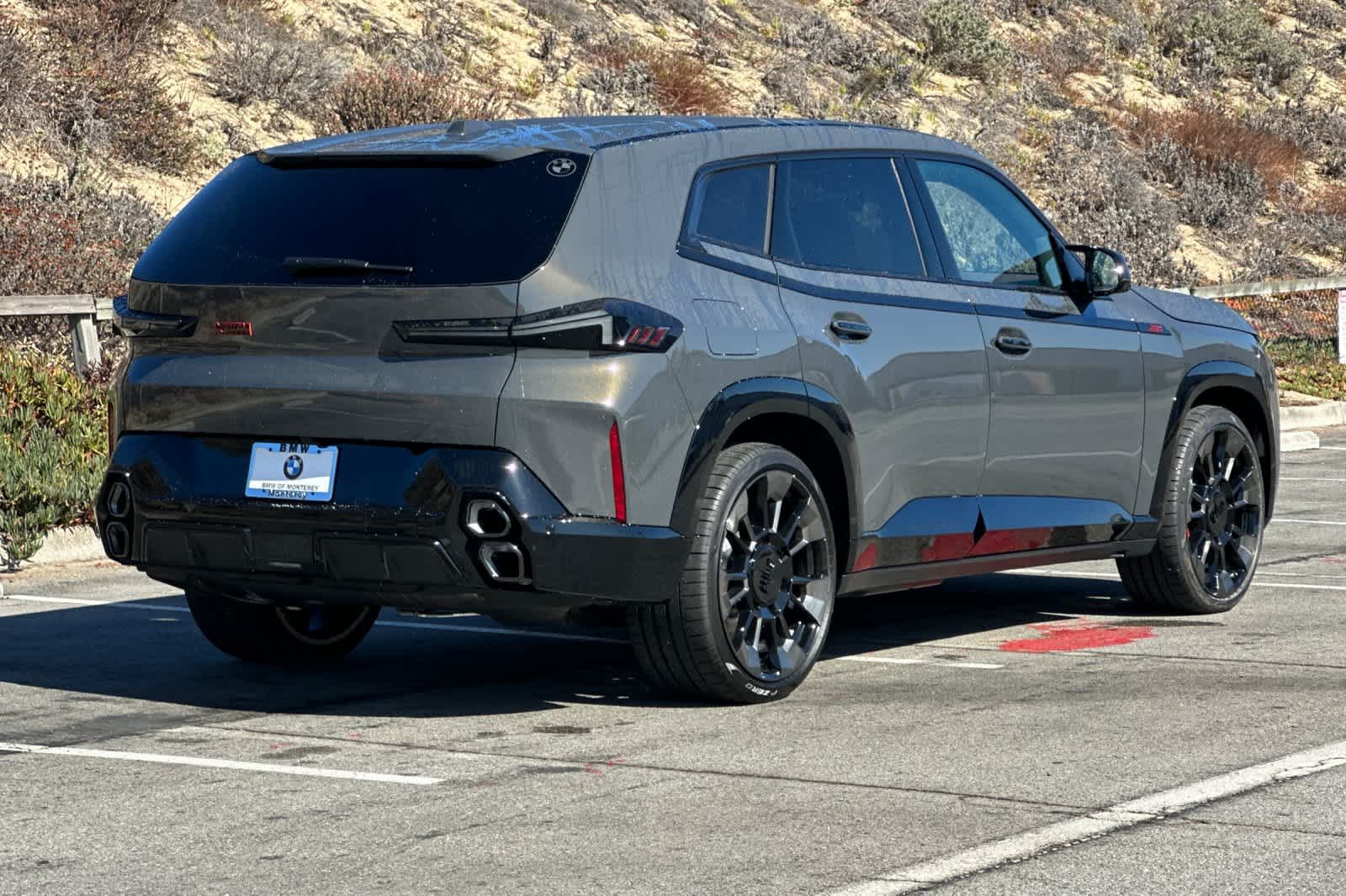 Thumbnail: 2026 BMW XM - 2