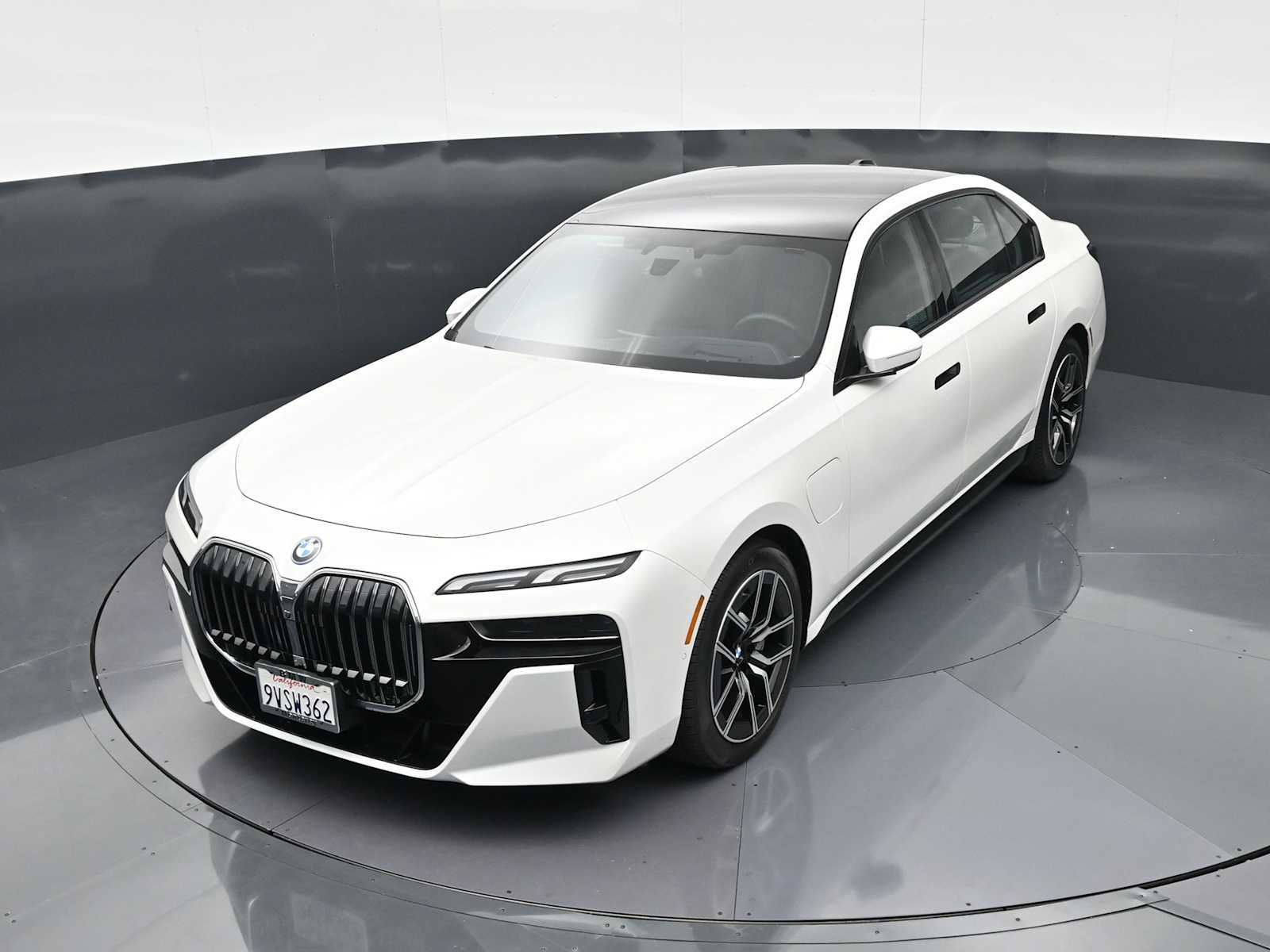 Thumbnail: 2025 BMW 7 Series - 17