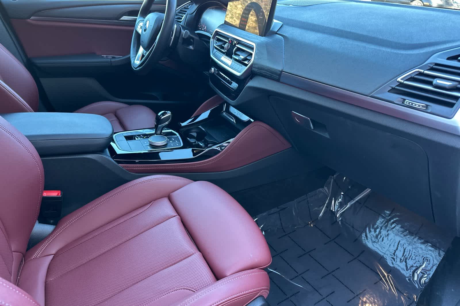 Thumbnail: 2023 BMW X4 - 17