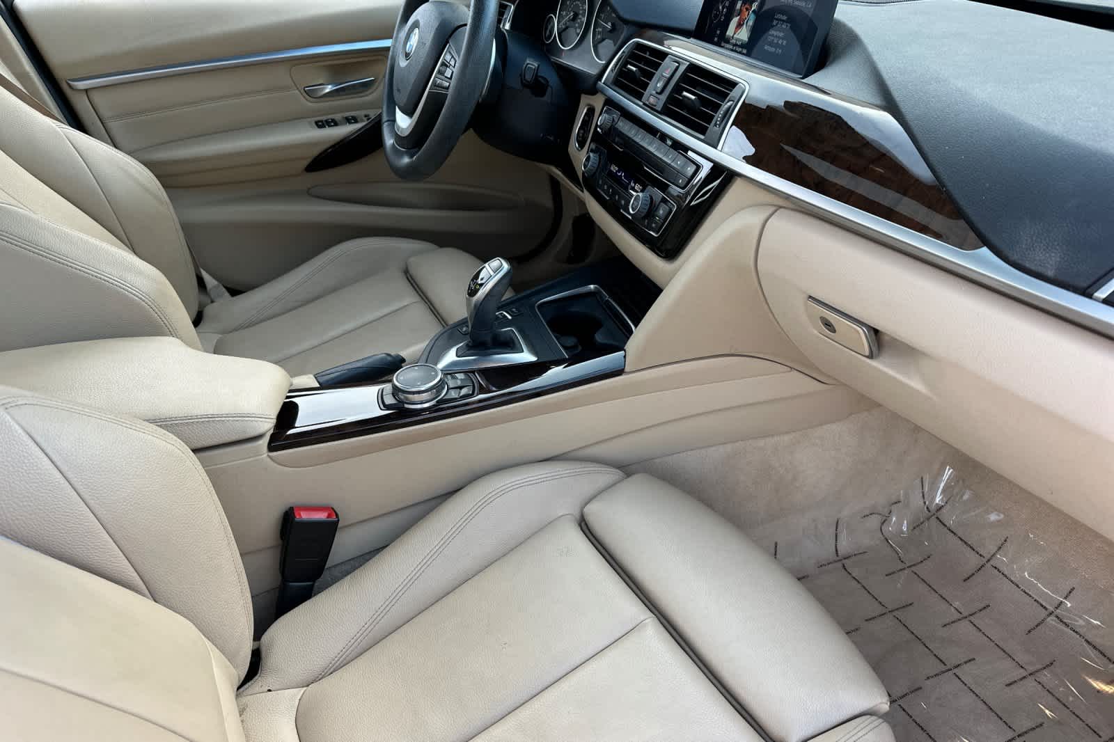 Thumbnail: 2016 BMW 3 Series - 18