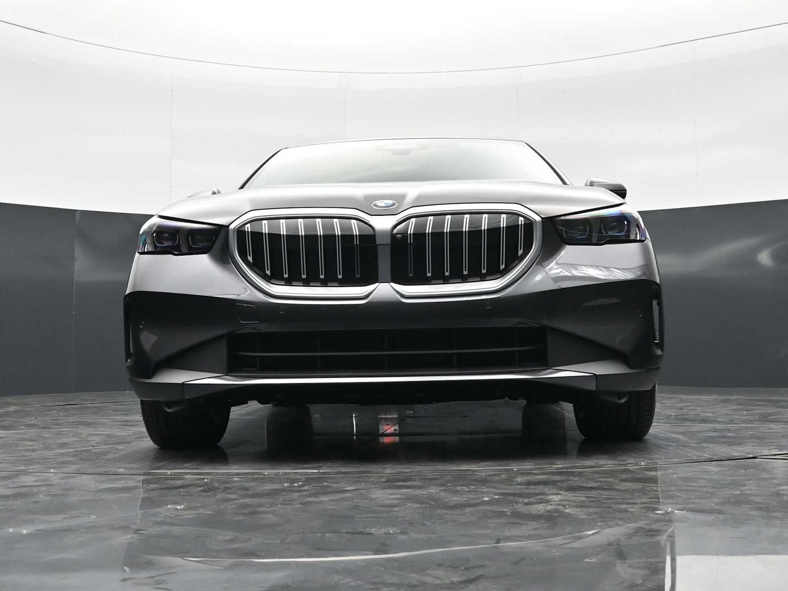 Thumbnail: 2026 BMW 5 Series - 25