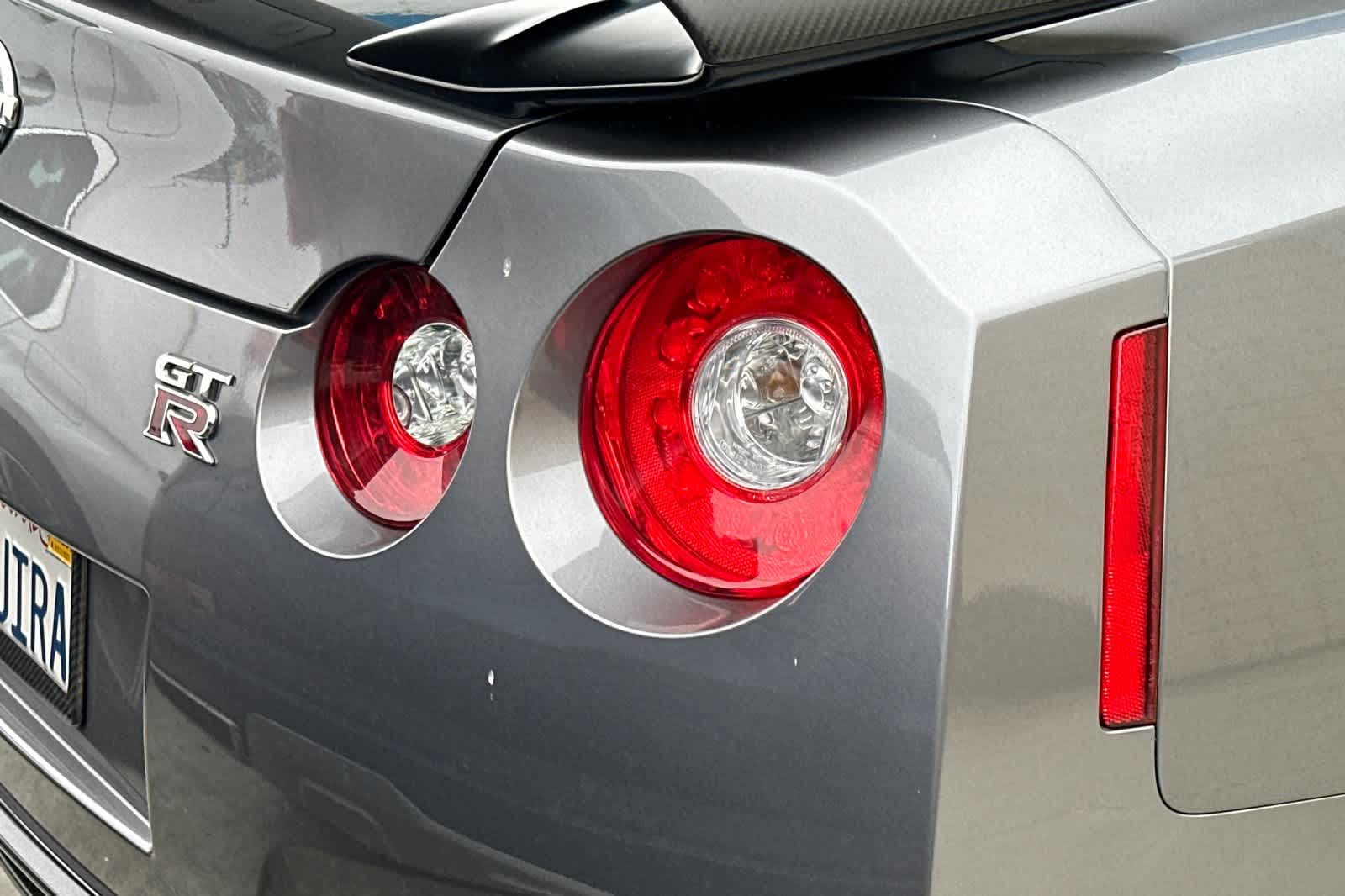 2013 Nissan GT-R Black Edition 16
