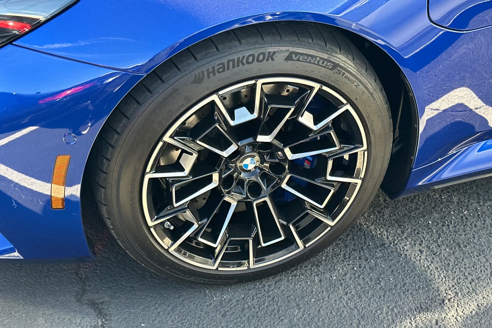 Thumbnail: 2025 BMW M5 - 21