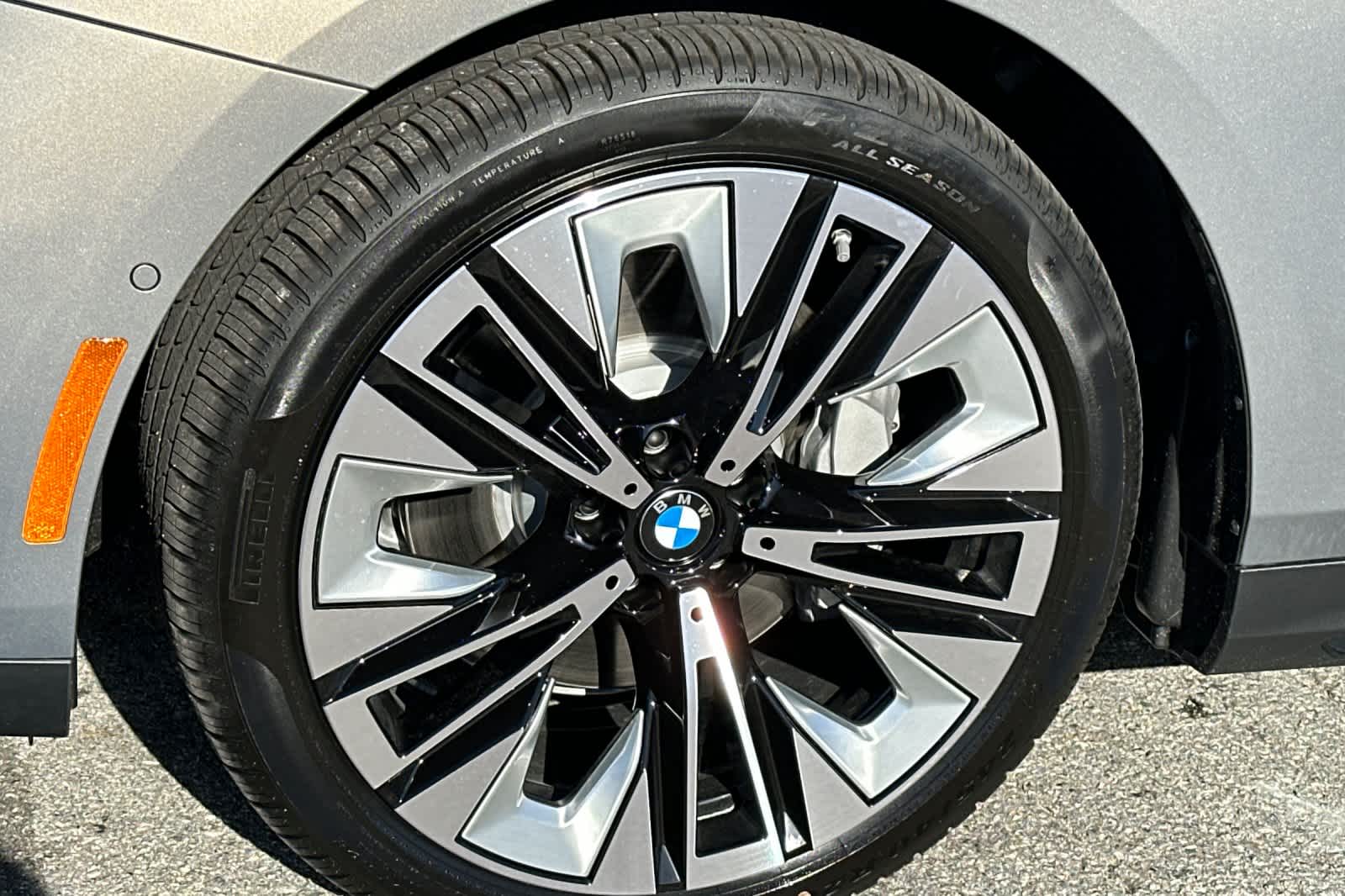 Thumbnail: 2026 BMW 5 Series - 35