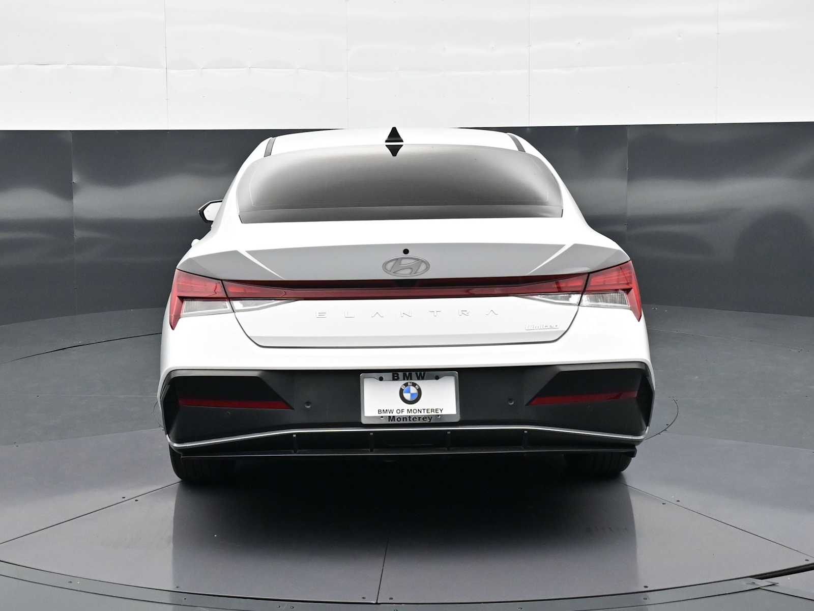 2024 Hyundai Elantra Limited - Photo 6