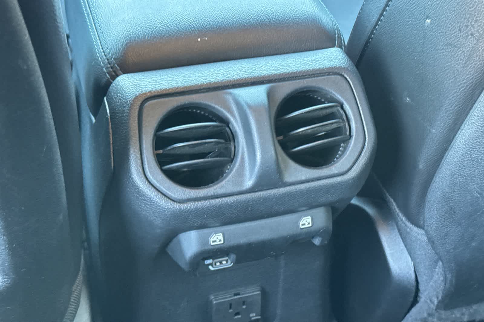 Thumbnail: 2021 Jeep Wrangler - 14