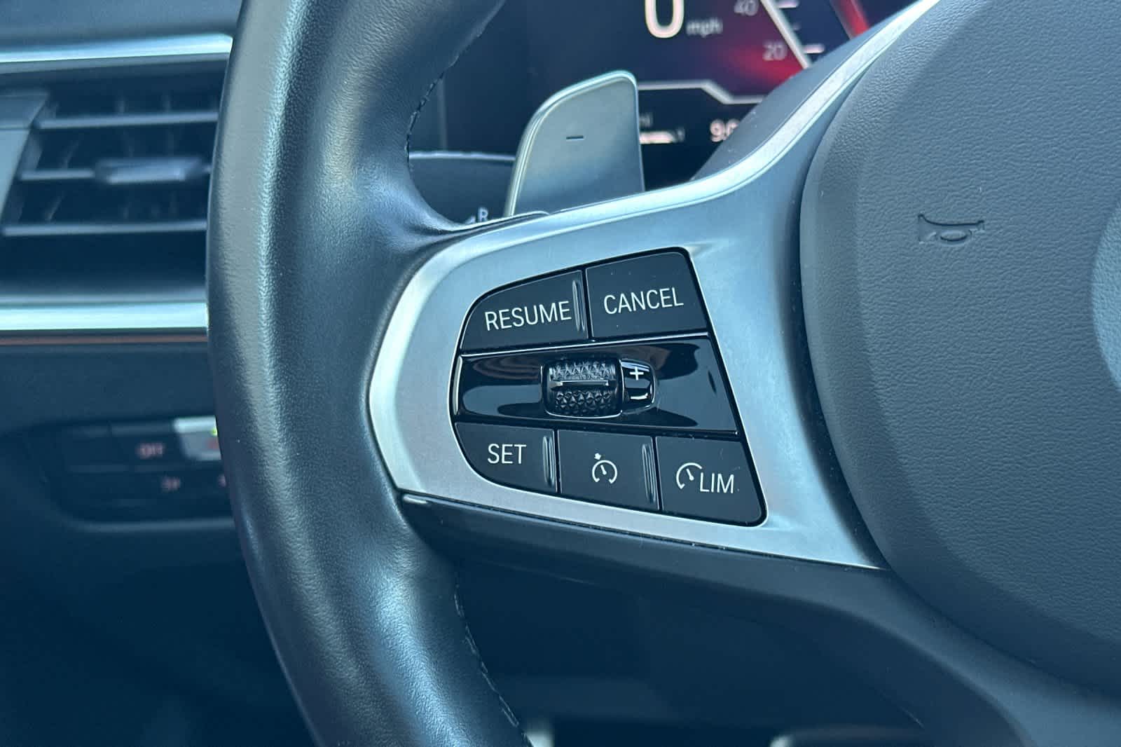 Thumbnail: 2024 BMW 3 Series - 26