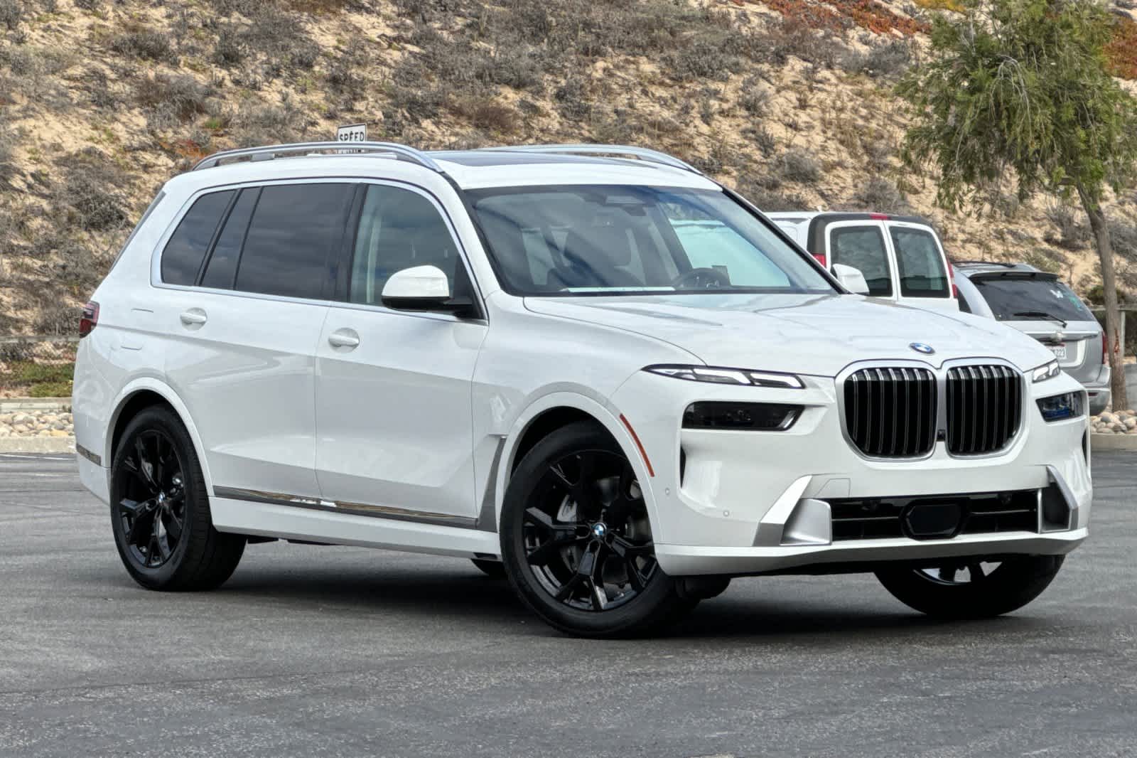 Thumbnail: 2026 BMW X7 - 9