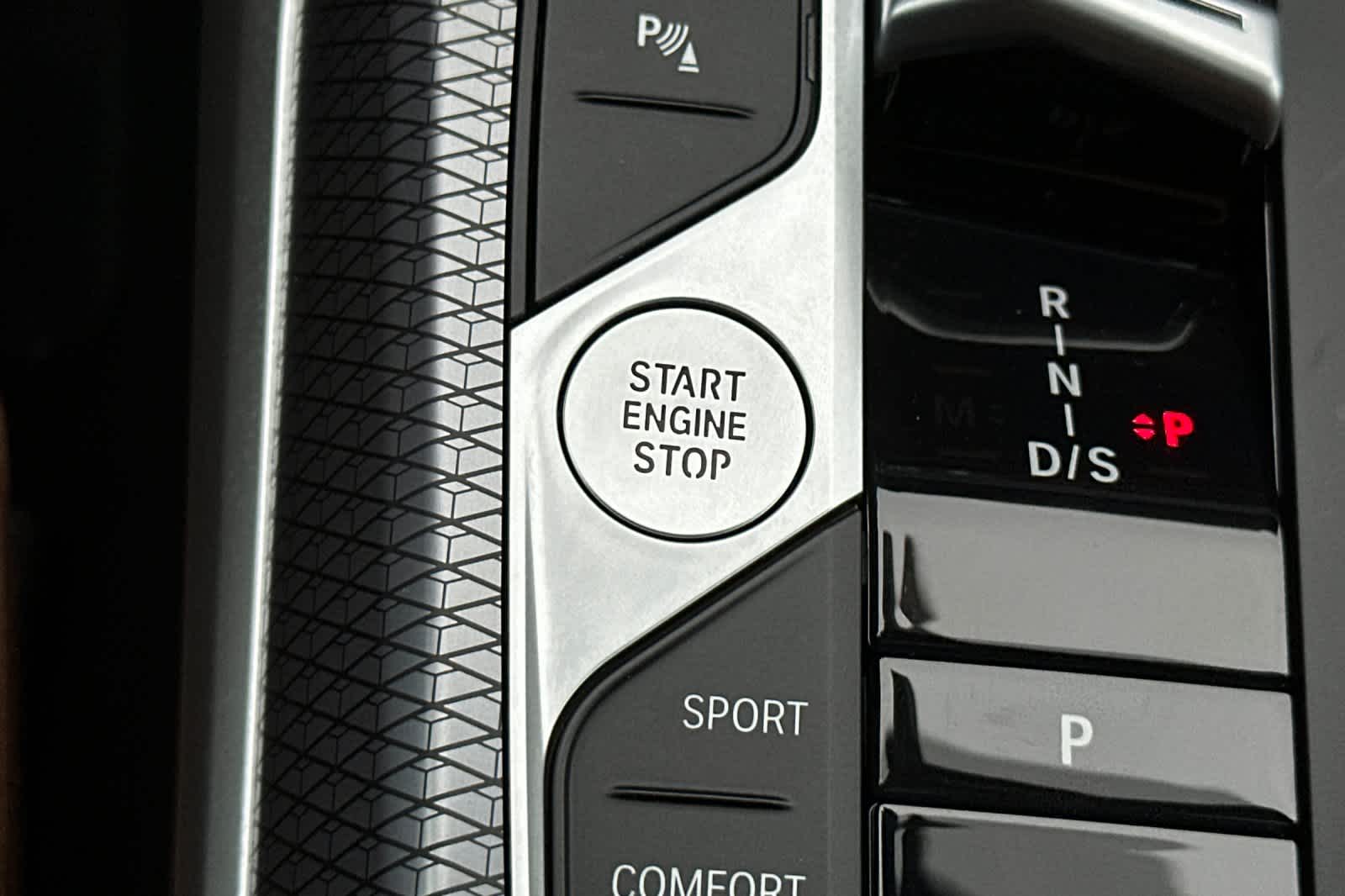 Thumbnail: 2024 BMW 3 Series - 25