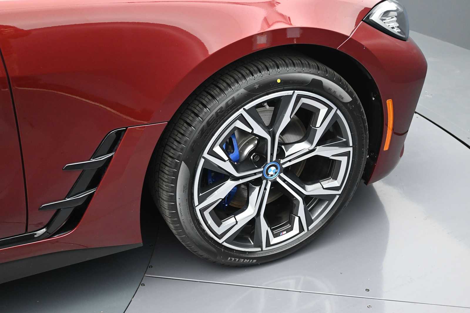 2024 BMW i4 M50 - Photo 22