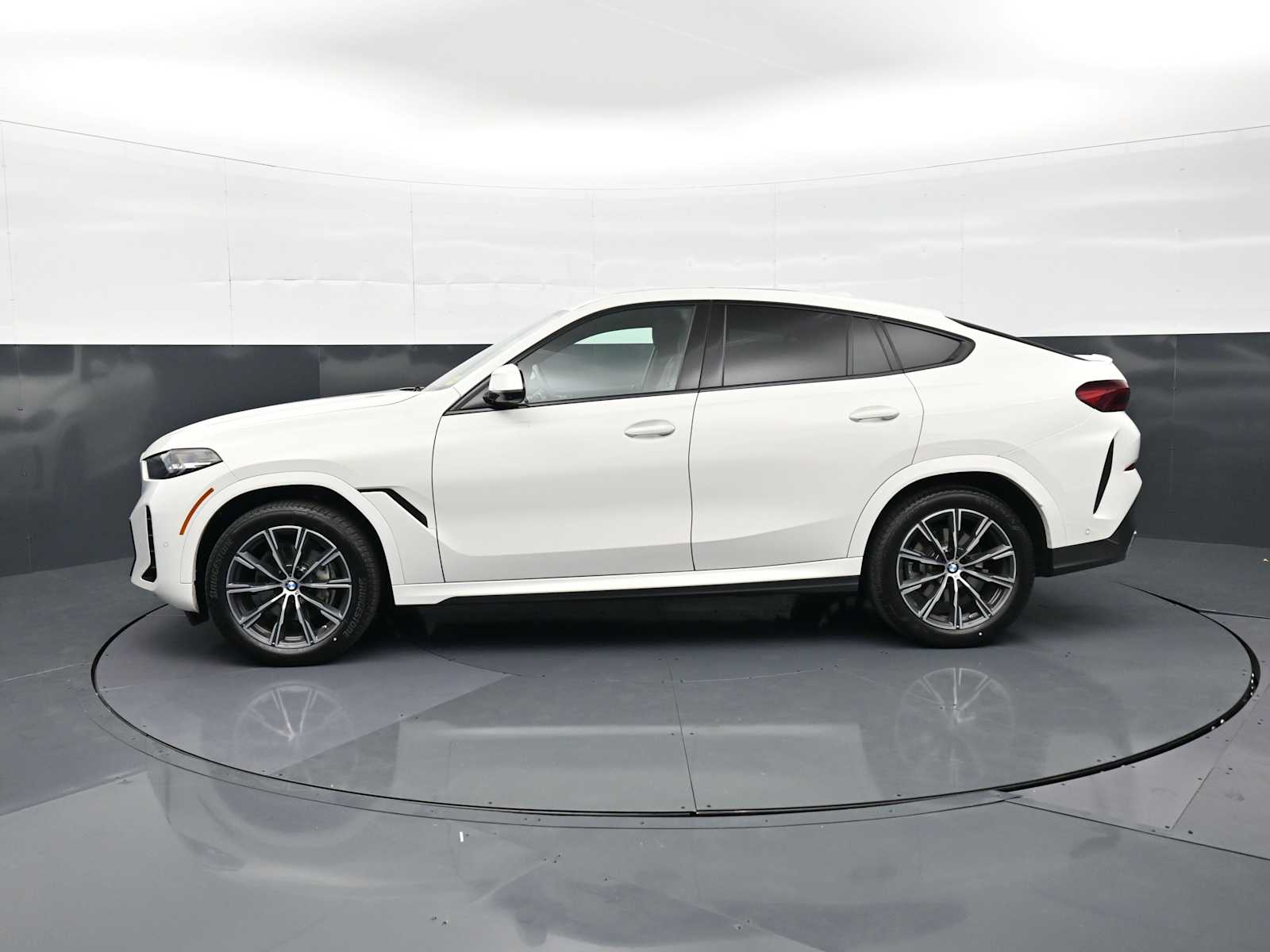 2024 BMW X6 40i - Photo 8