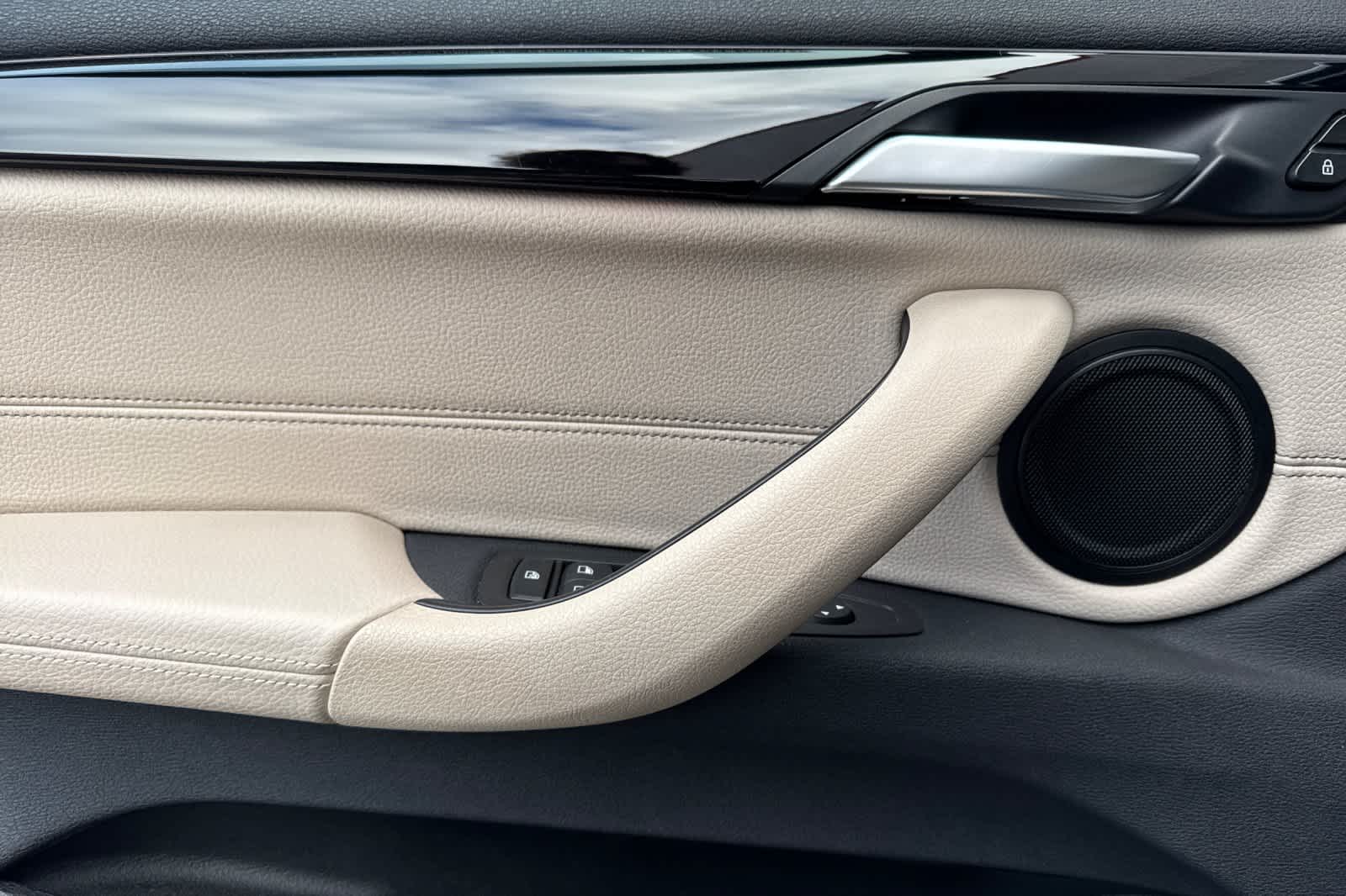 Thumbnail: 2022 BMW X2 - 12