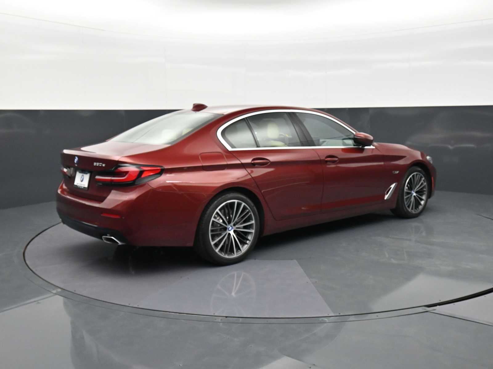 Thumbnail: 2023 BMW 5 Series - 5