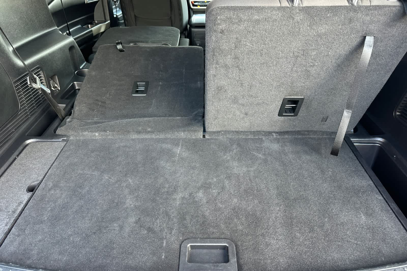 Thumbnail: 2022 Ford Explorer - 17