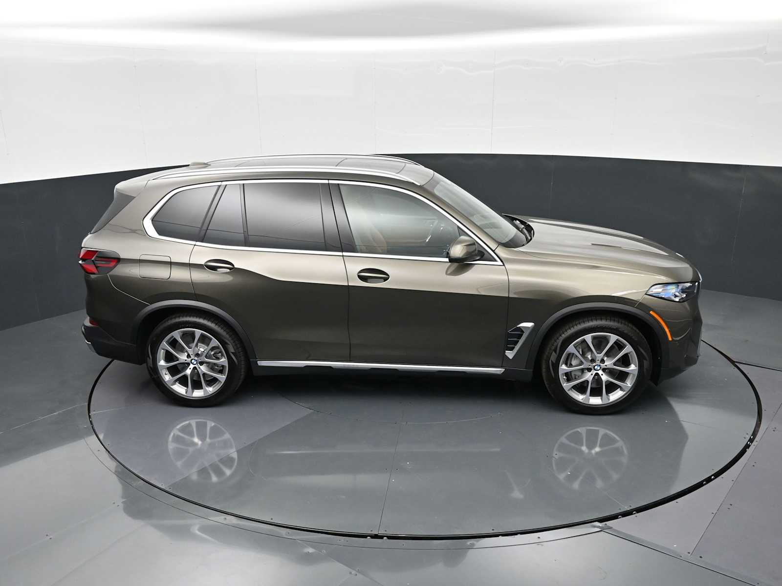 Thumbnail: 2026 BMW X5 - 20