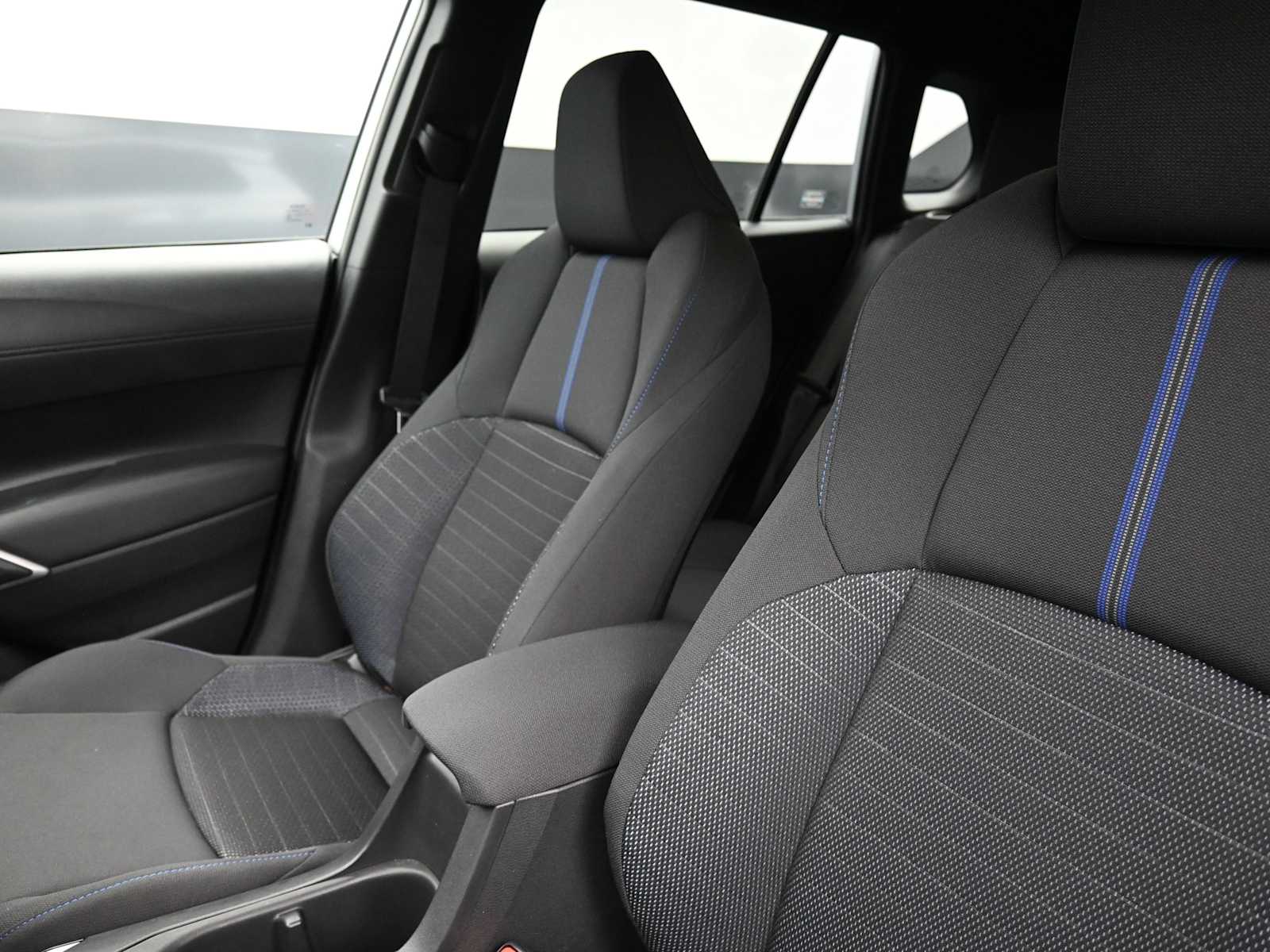 Thumbnail: 2025 Toyota Corolla Cross - 13