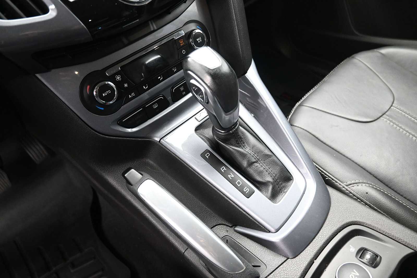 2014 Ford Focus Titanium - Photo 10