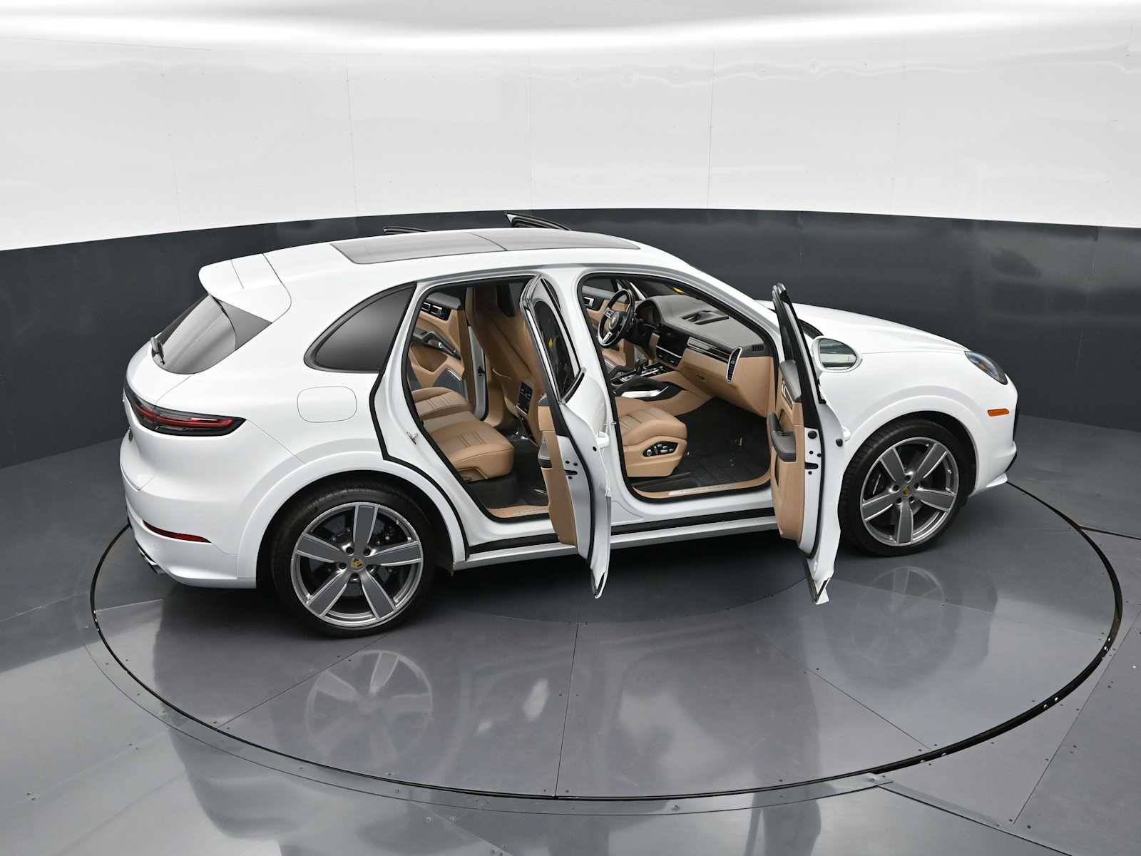 Thumbnail: 2021 Porsche Cayenne - 30