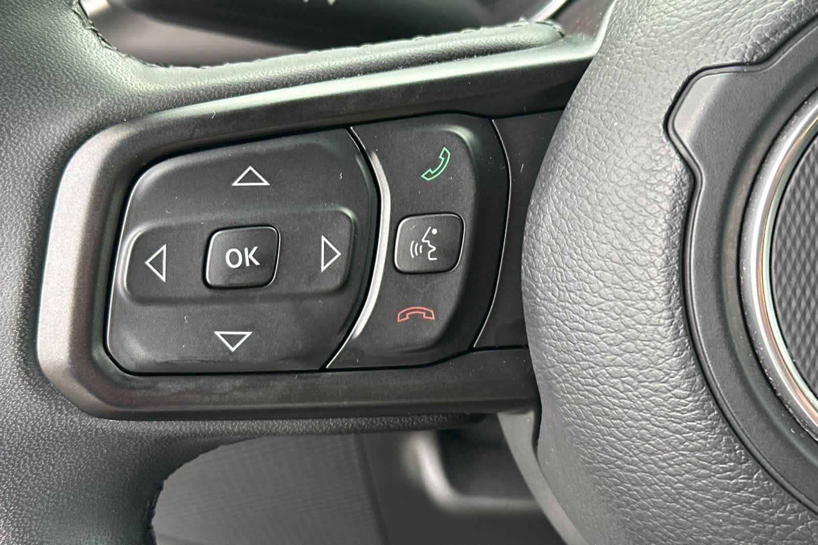 Thumbnail: 2023 Jeep Gladiator - 26