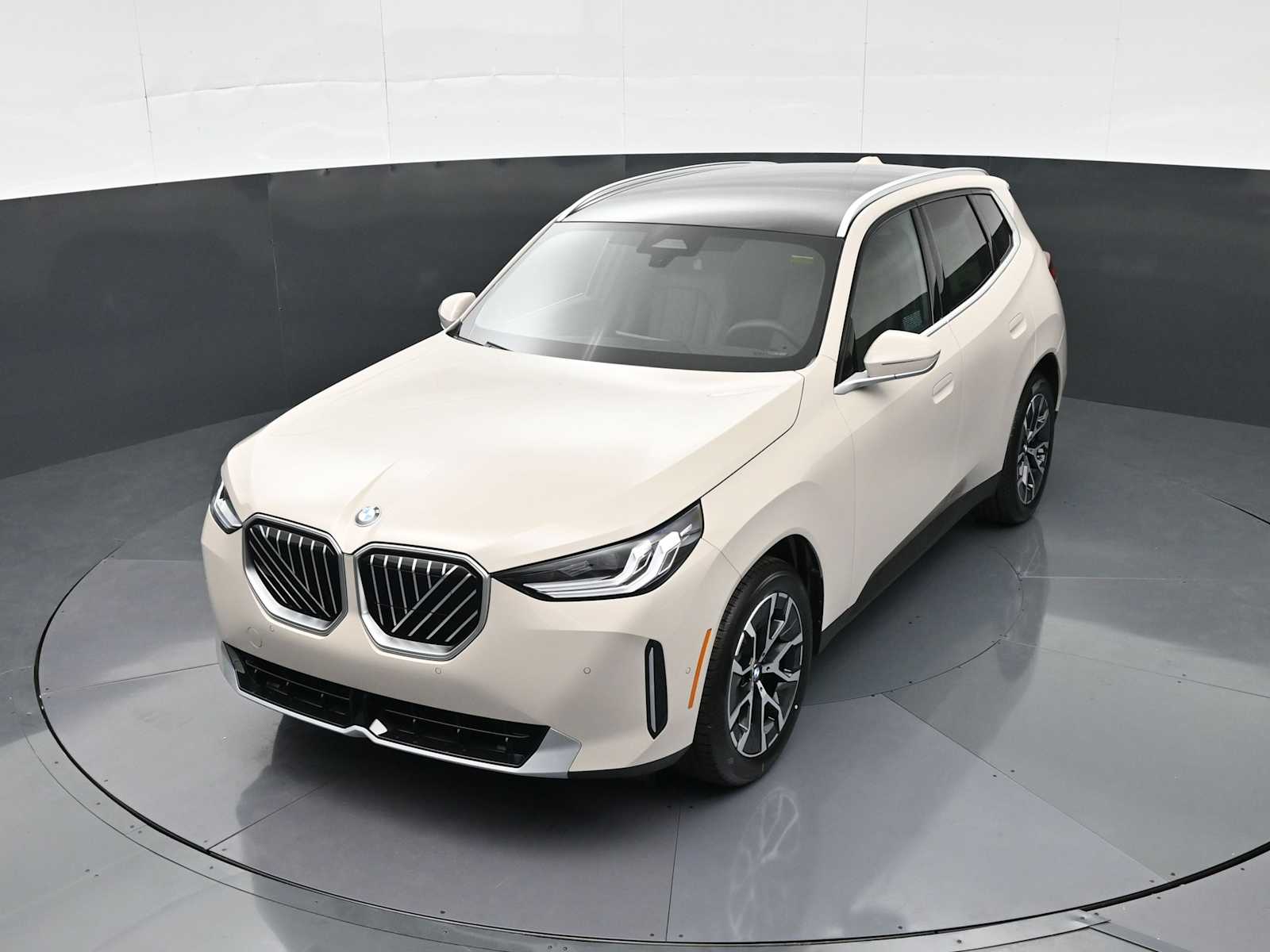 Thumbnail: 2026 BMW X3 - 17