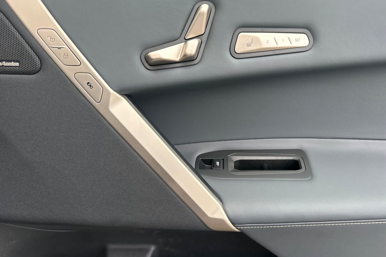 Thumbnail: 2025 BMW iX - 19