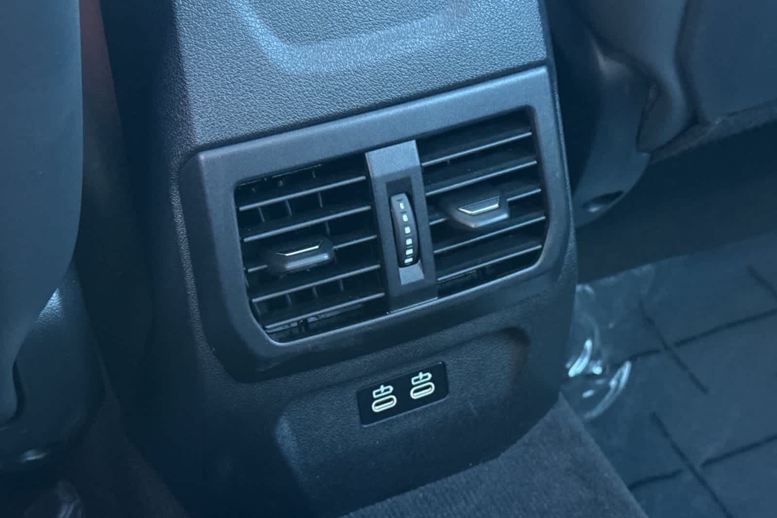 Thumbnail: 2025 BMW 2 Series - 14