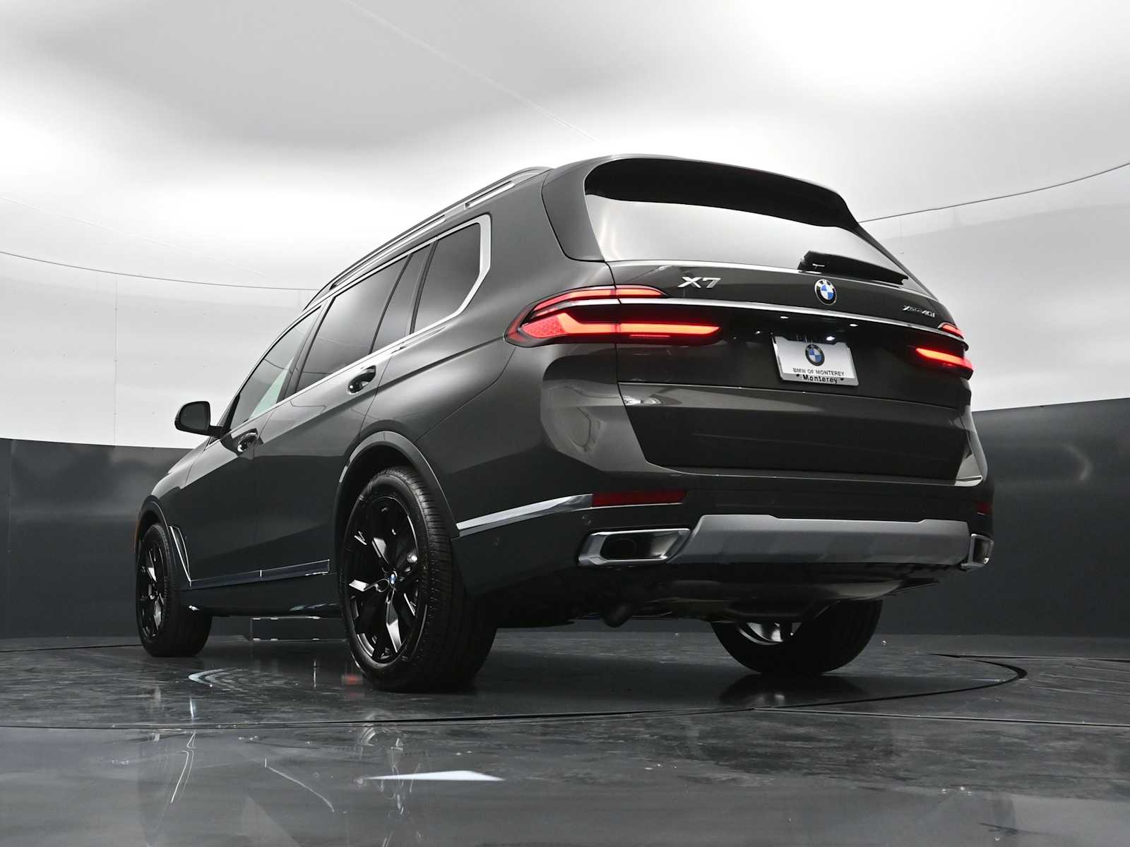 Thumbnail: 2027 BMW X7 - 32