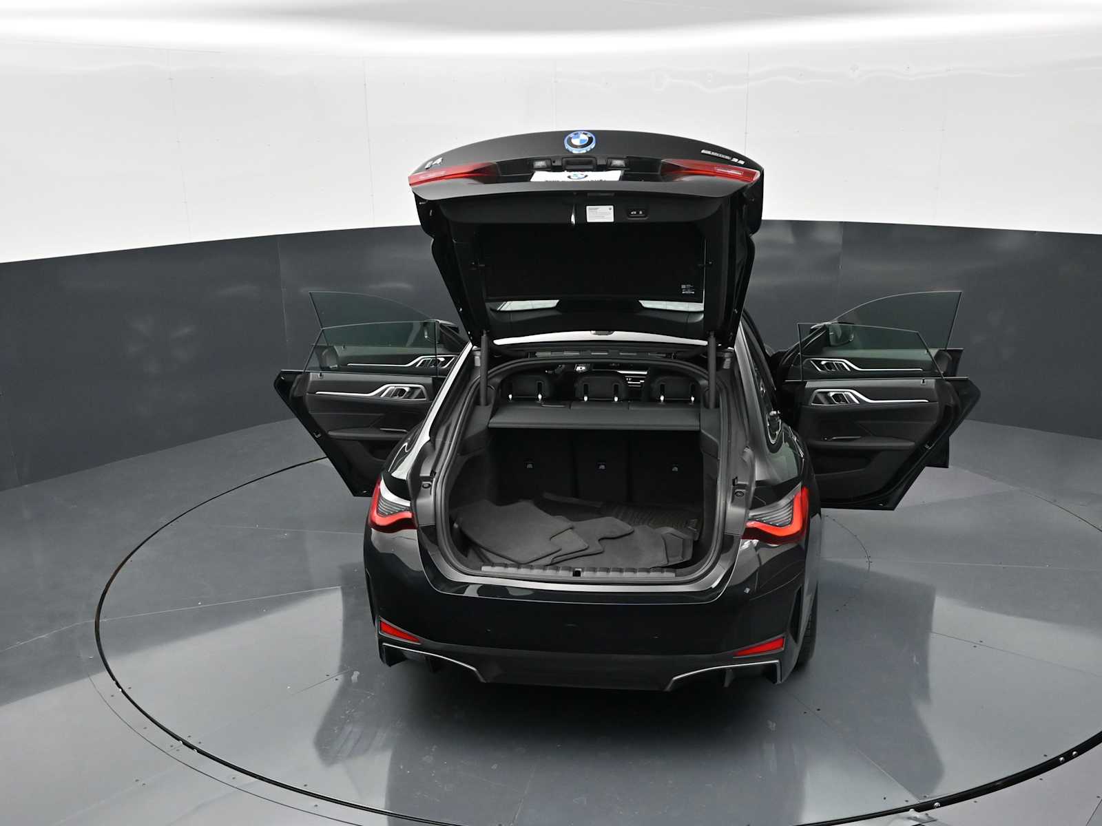 Thumbnail: 2023 BMW i4 - 33
