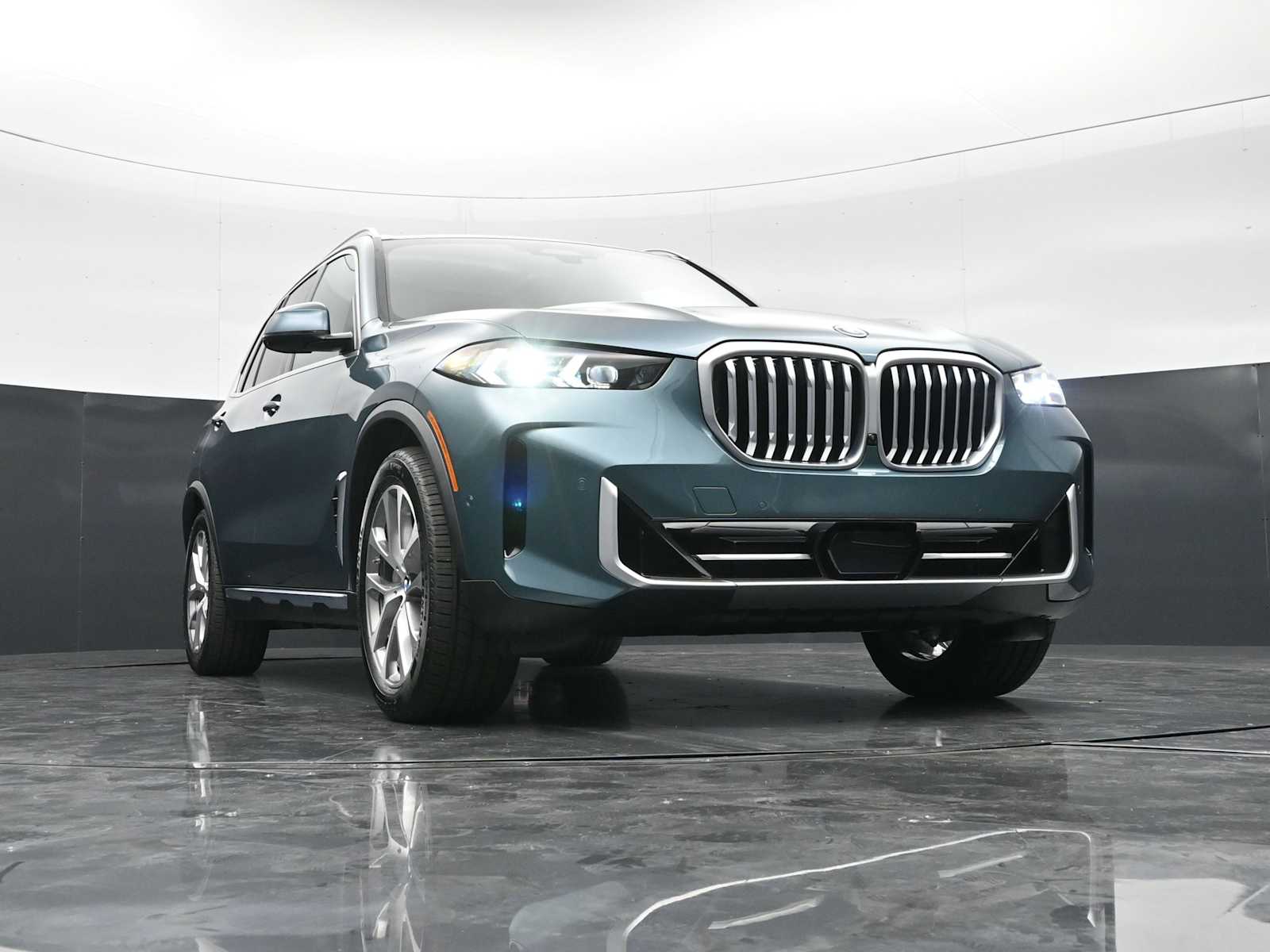 Thumbnail: 2026 BMW X5 - 27