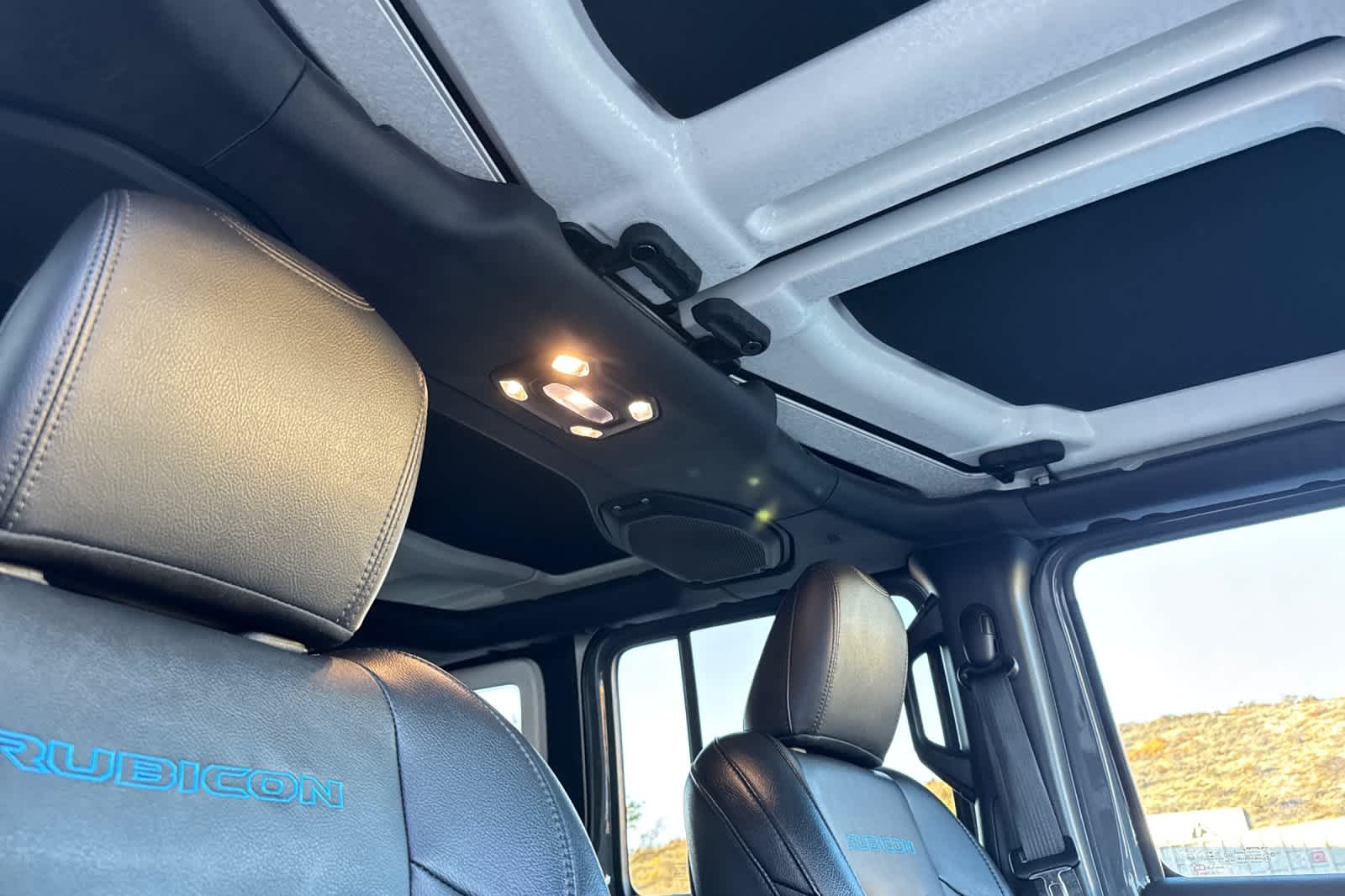 Thumbnail: 2021 Jeep Wrangler - 18