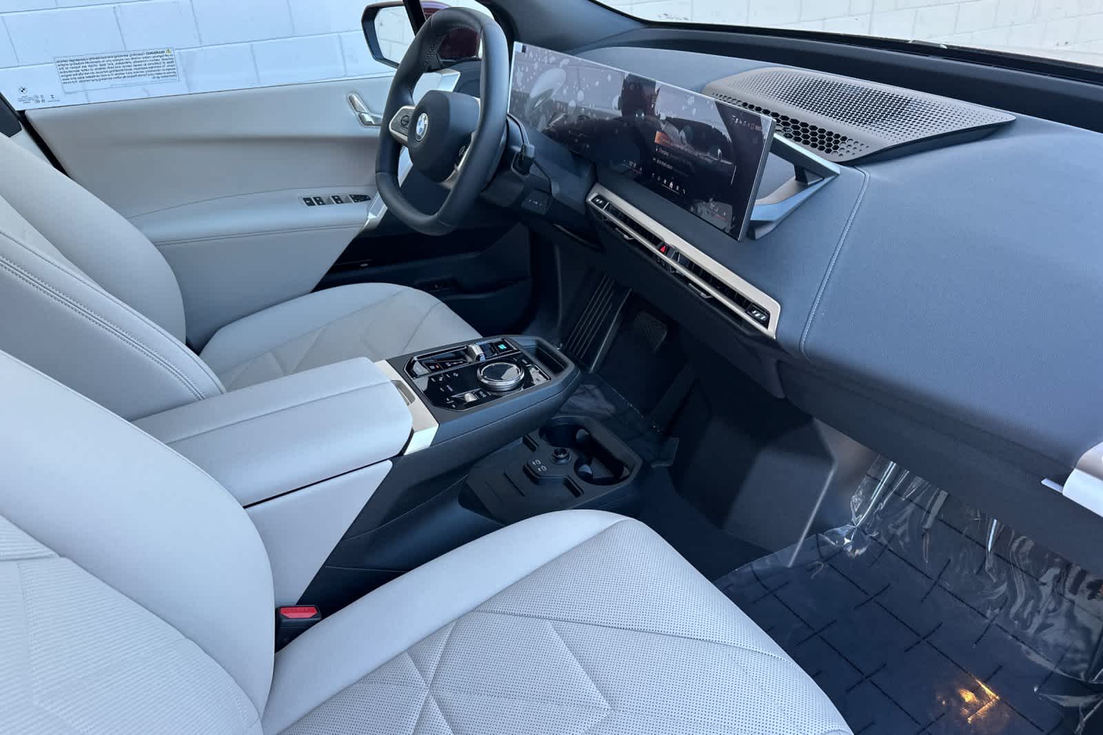 Thumbnail: 2026 BMW iX - 18