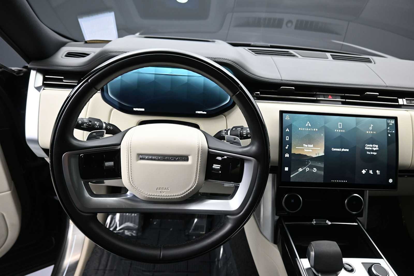 2023 Land Rover Range Rover SE - Photo 12