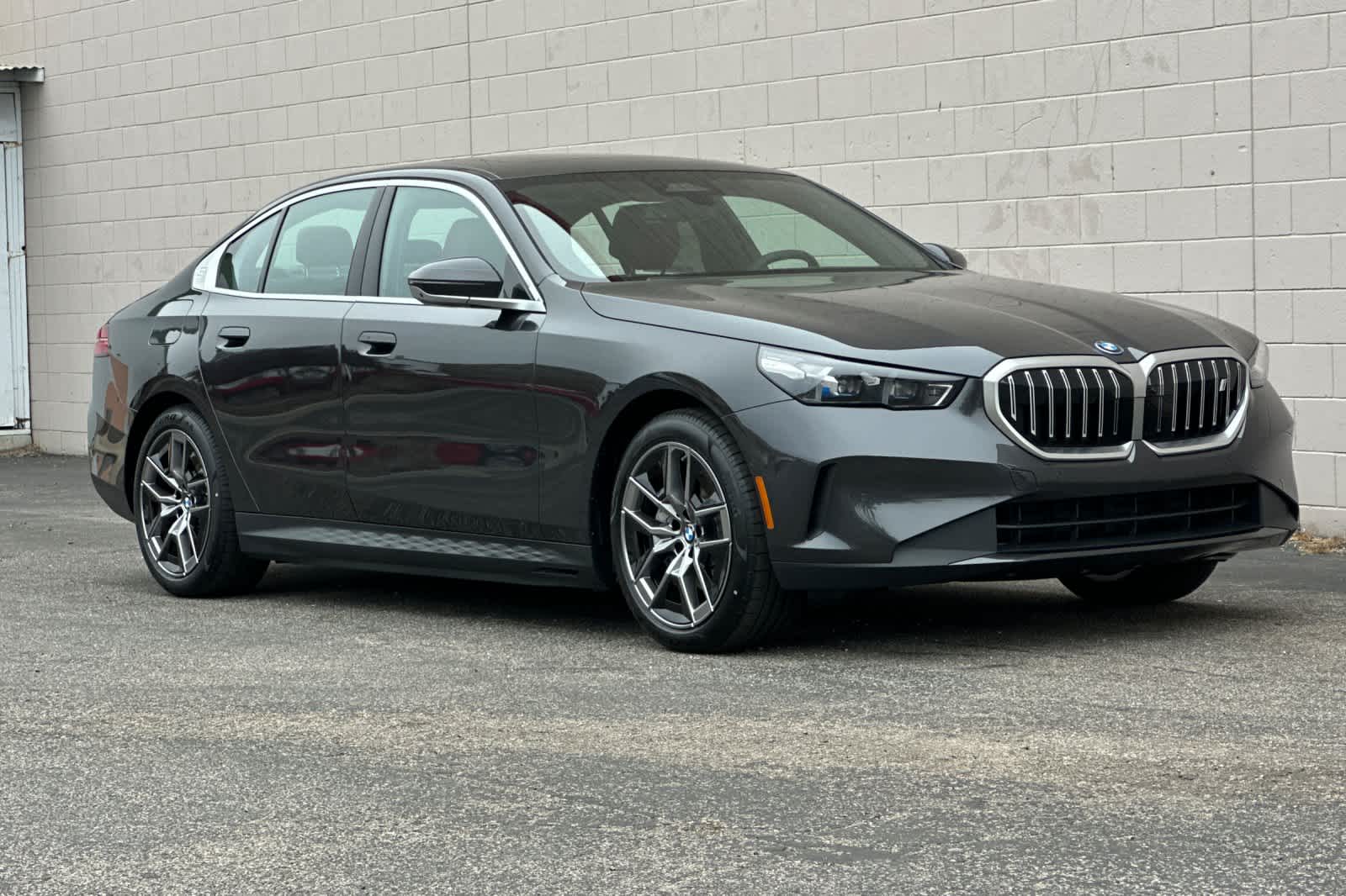 Thumbnail: 2026 BMW i5 - 9