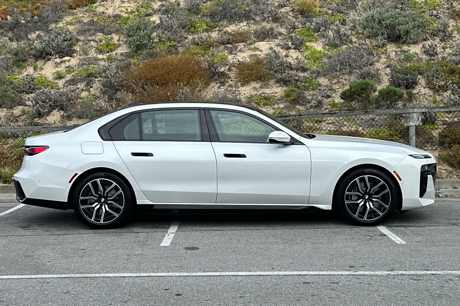 Thumbnail: 2025 BMW 7 Series - 8