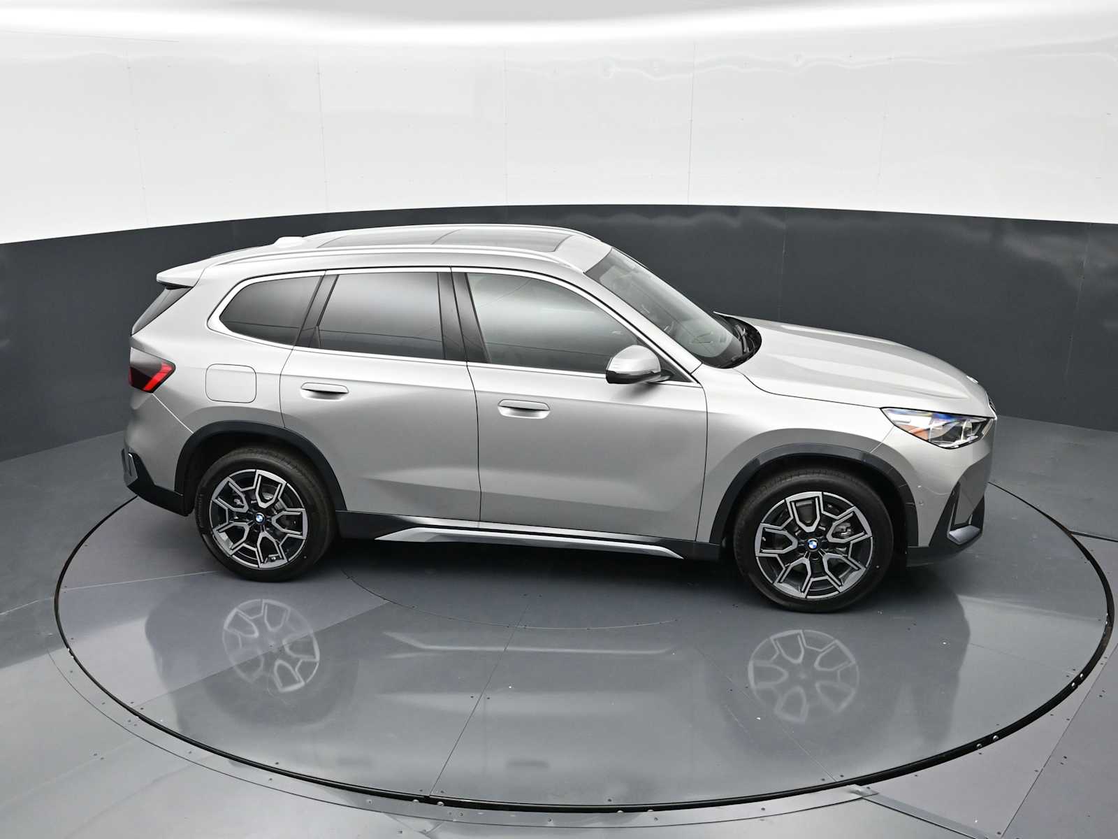 Thumbnail: 2026 BMW X1 - 17