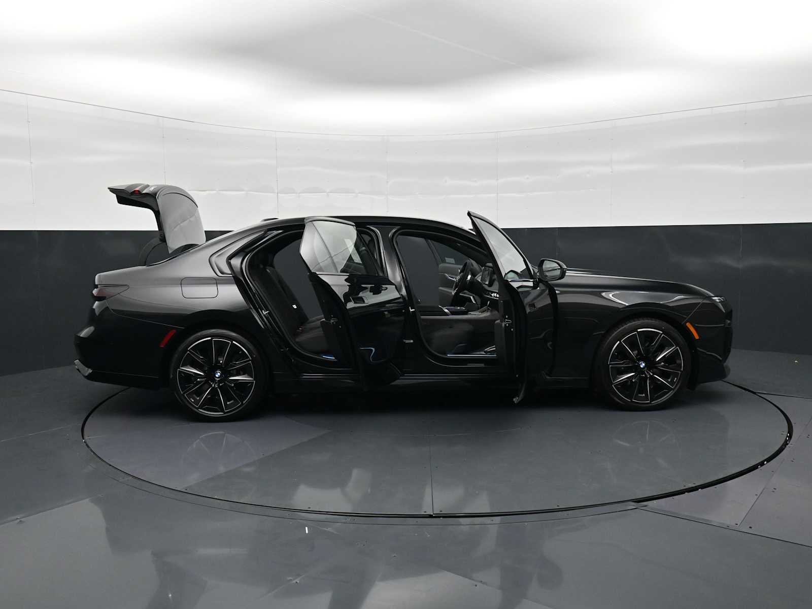 Thumbnail: 2026 BMW 7 Series - 35