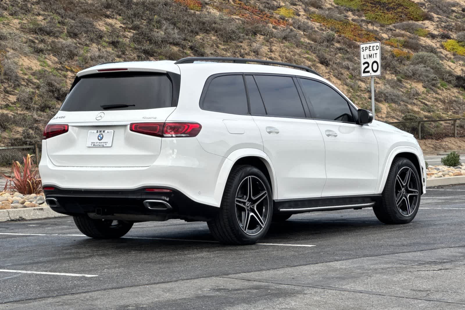 2022 Mercedes Benz GLS 450 4MATIC photo 2