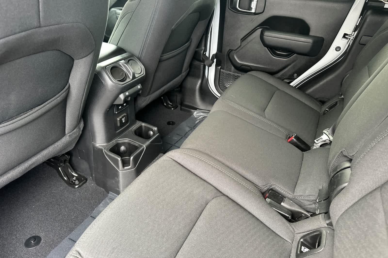 Thumbnail: 2023 Jeep Gladiator - 4