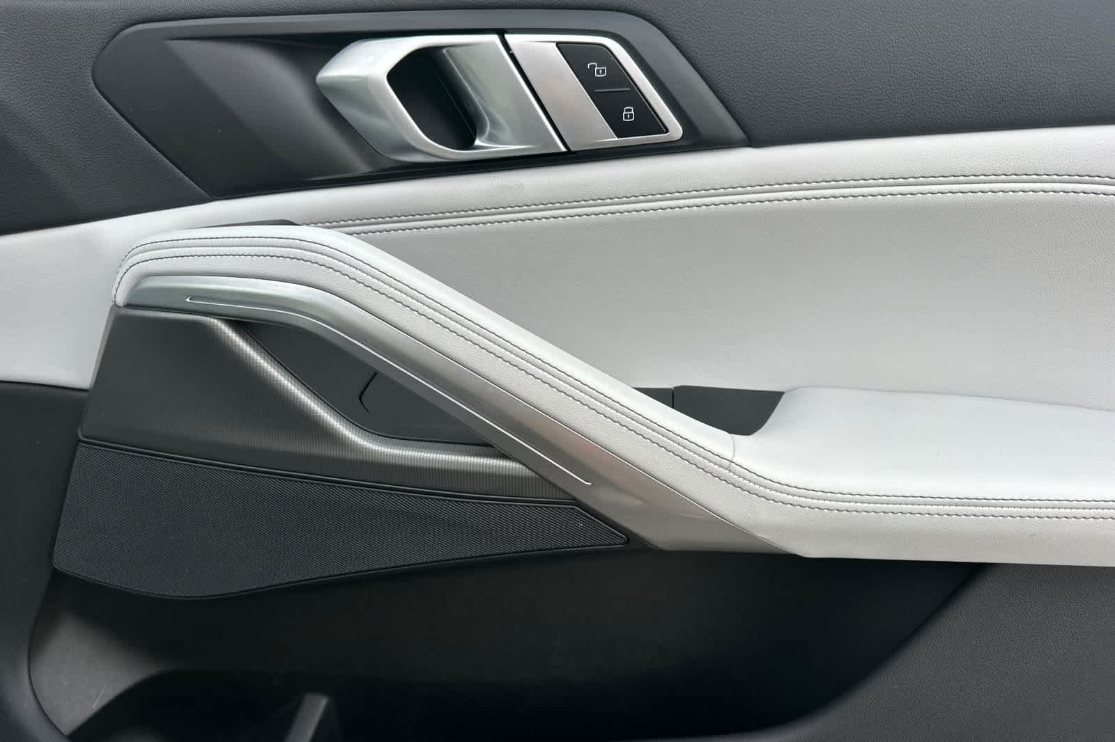 Thumbnail: 2023 BMW X6 - 19