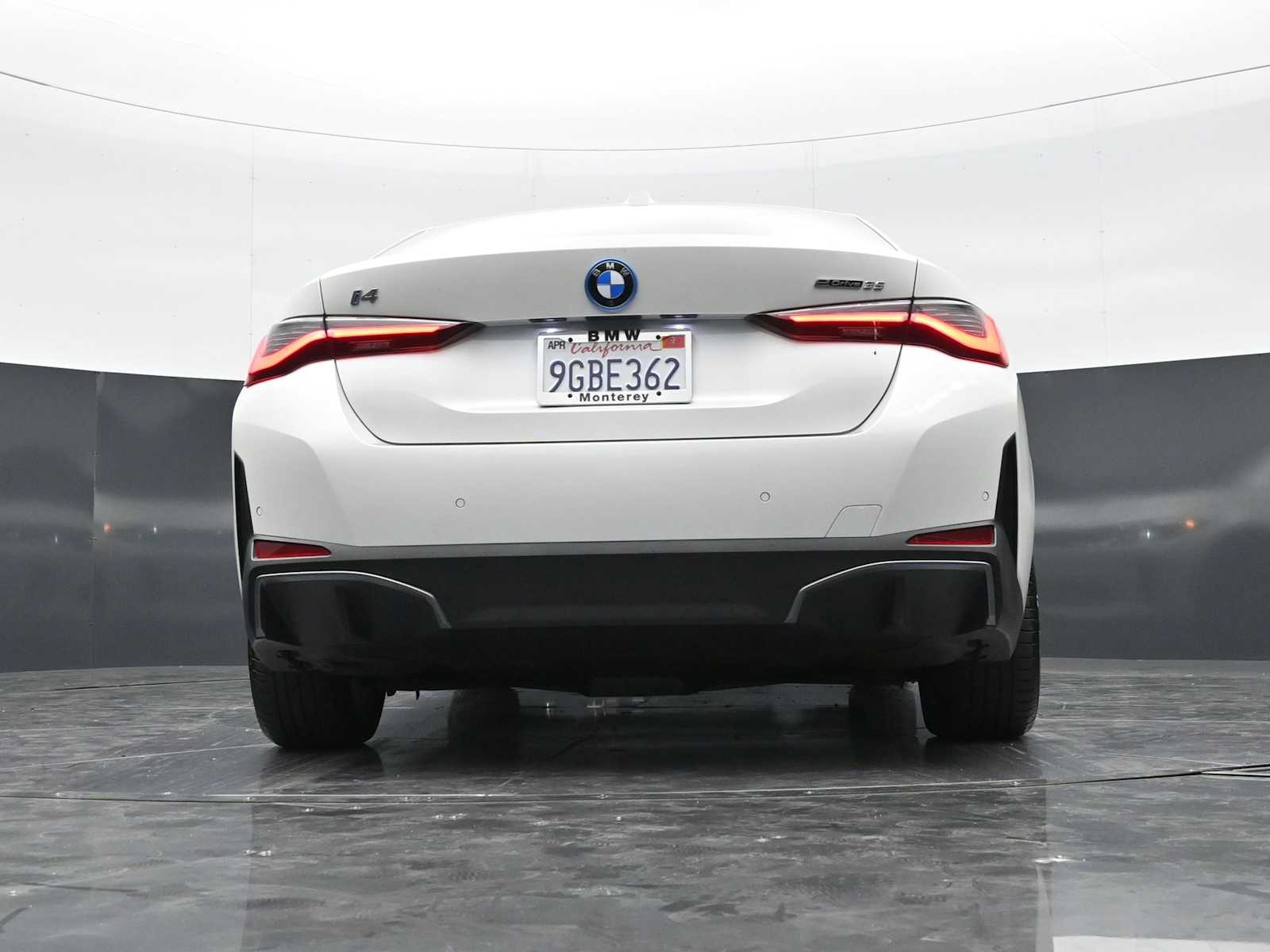 Thumbnail: 2023 BMW i4 - 30