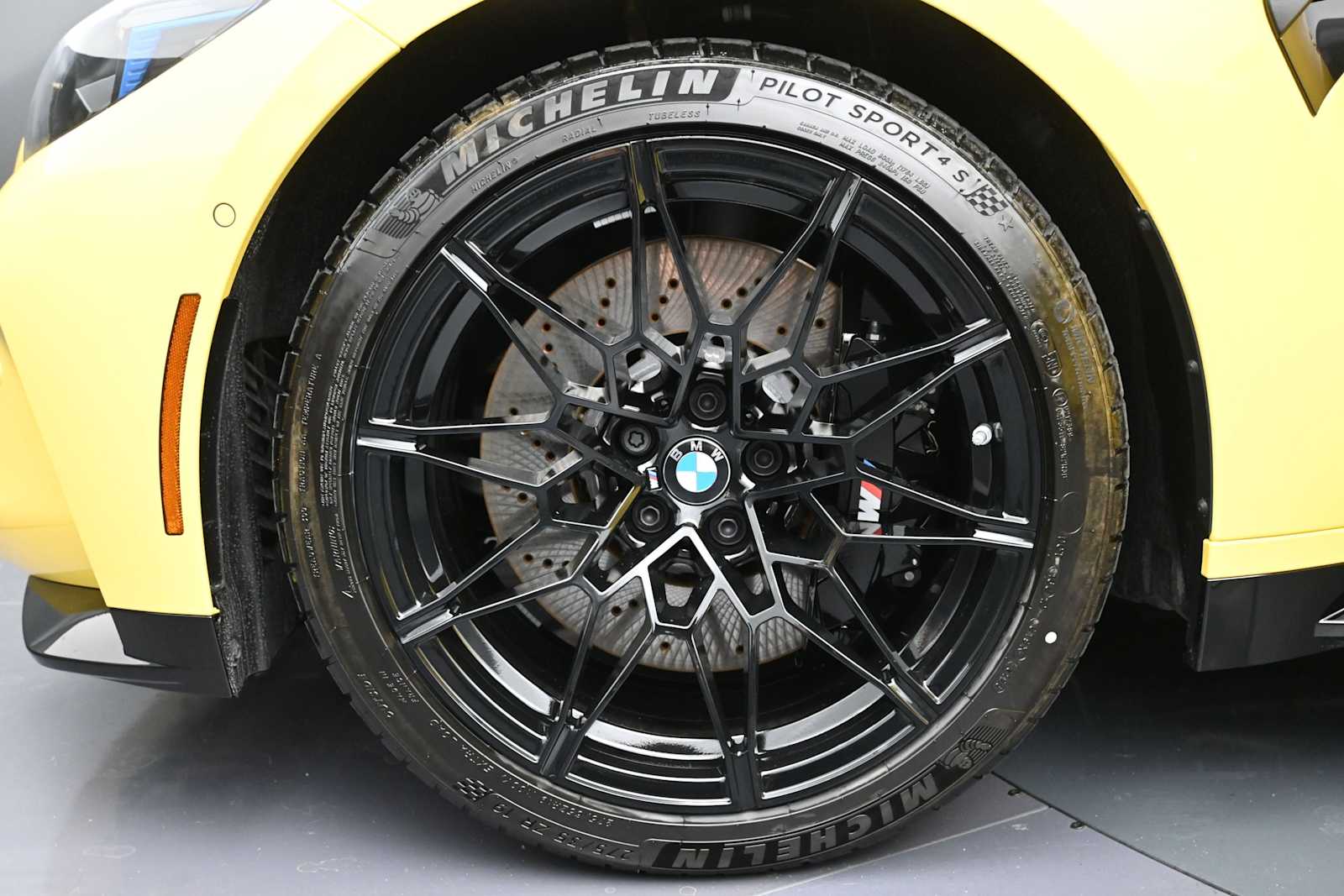 Thumbnail: 2026 BMW M3 - 18