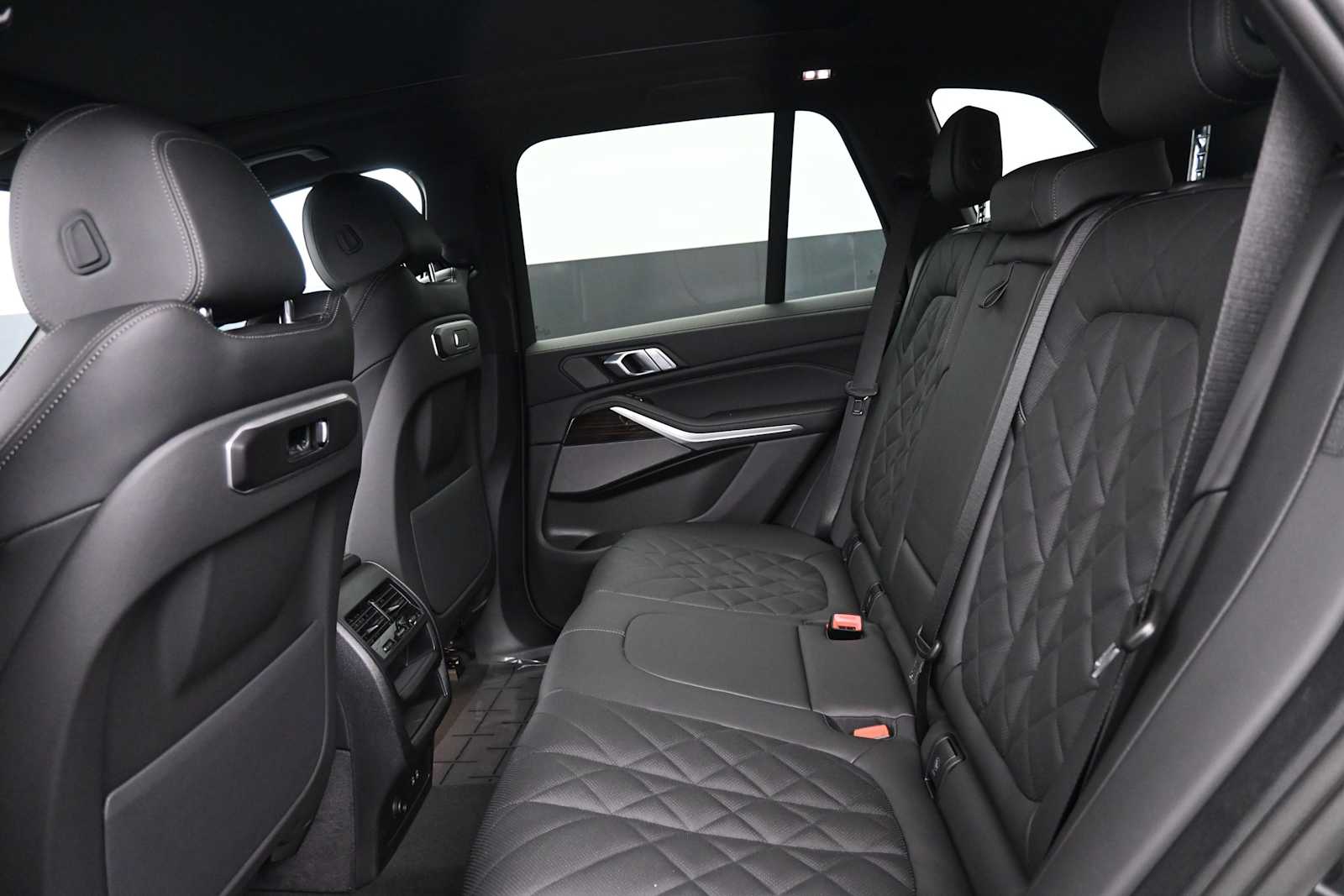 Thumbnail: 2026 BMW X5 - 14