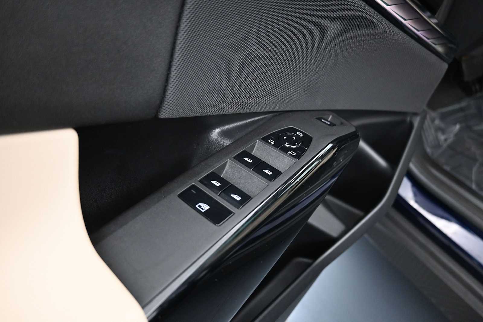 2026 BMW X3 30 - Photo 9