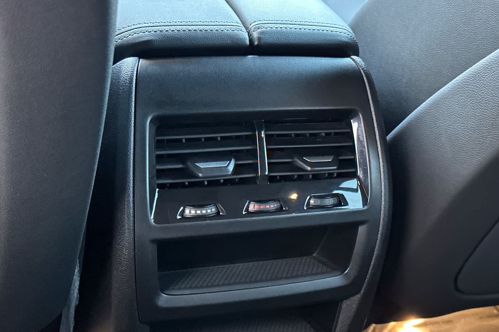 Thumbnail: 2025 BMW X5 - 14