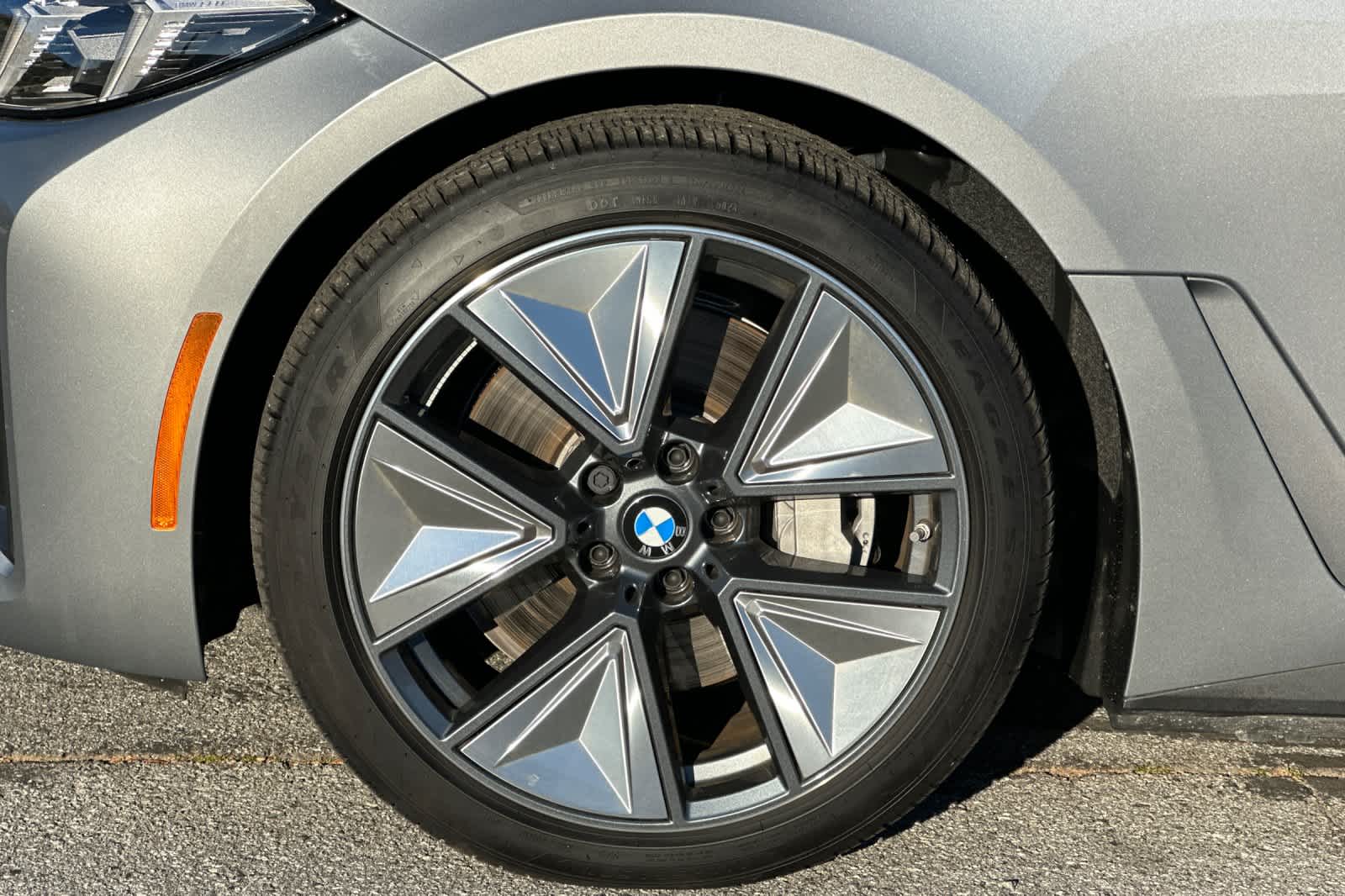 Thumbnail: 2025 BMW i4 - 32