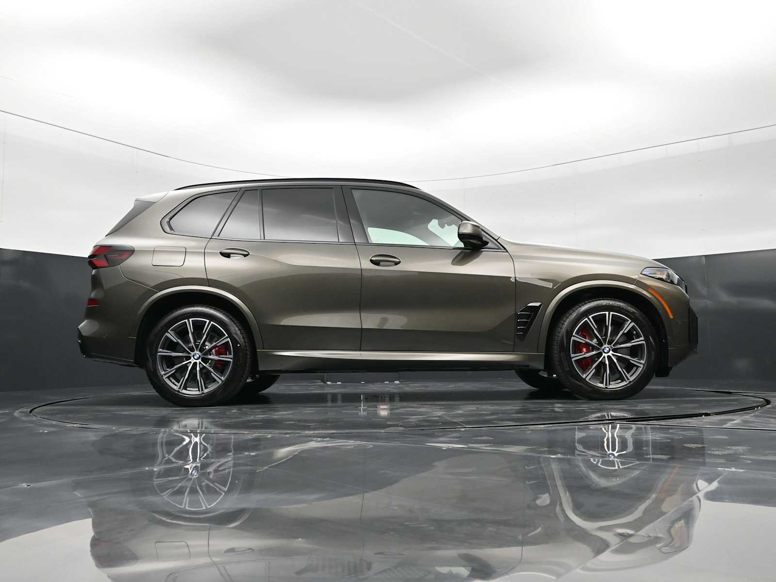 Thumbnail: 2026 BMW X5 - 25