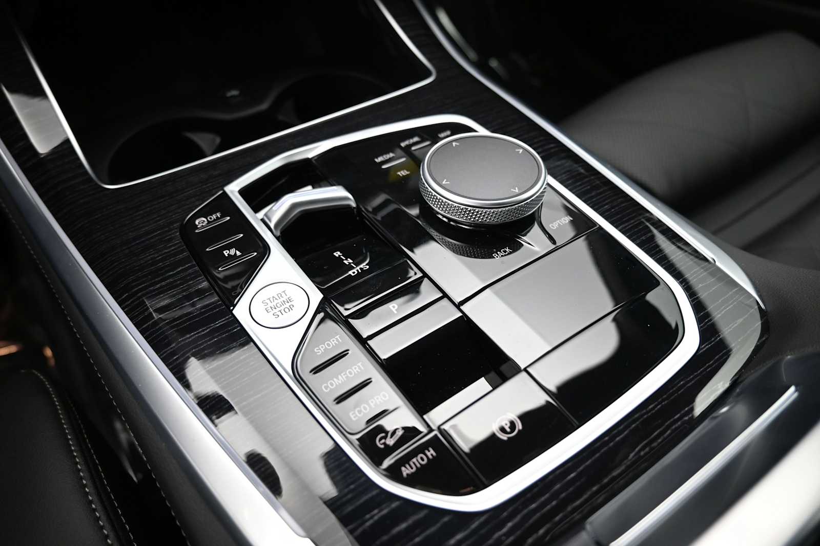 Thumbnail: 2026 BMW X5 - 12